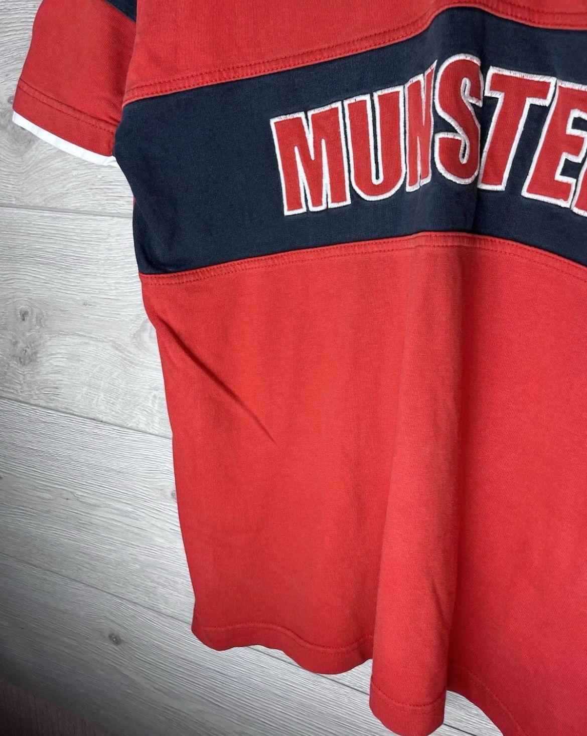 Umbro Vintage men’s soccer rugby Lansdowne Munster size M Size US M / EU 48-50 / 2 - 2 Thumbnail