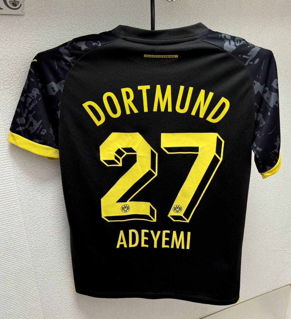 Puma Adeyemi 27 Borrusia Dortmund BVB soccer jersey M-L sz Size US M / EU 48-50 / 2 - 1 Thumbnail