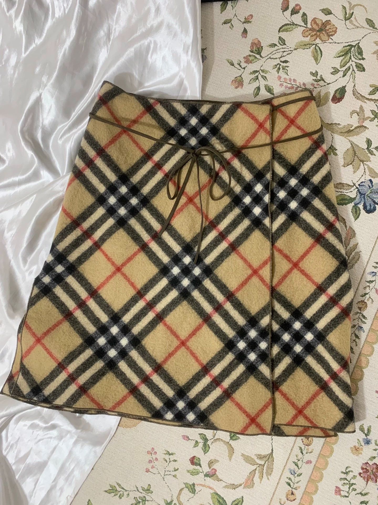Burberry Burberry Vintage Plaid Wool Skirt - dmc Size US 28 / EU 44 - 1 Thumbnail