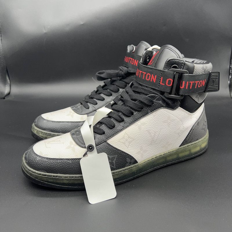 Louis Vuitton Louis Vuitton Rivoli Casual Sneakers in White and Blue 0079 Size US 10 / IT 40 - 1 Thumbnail