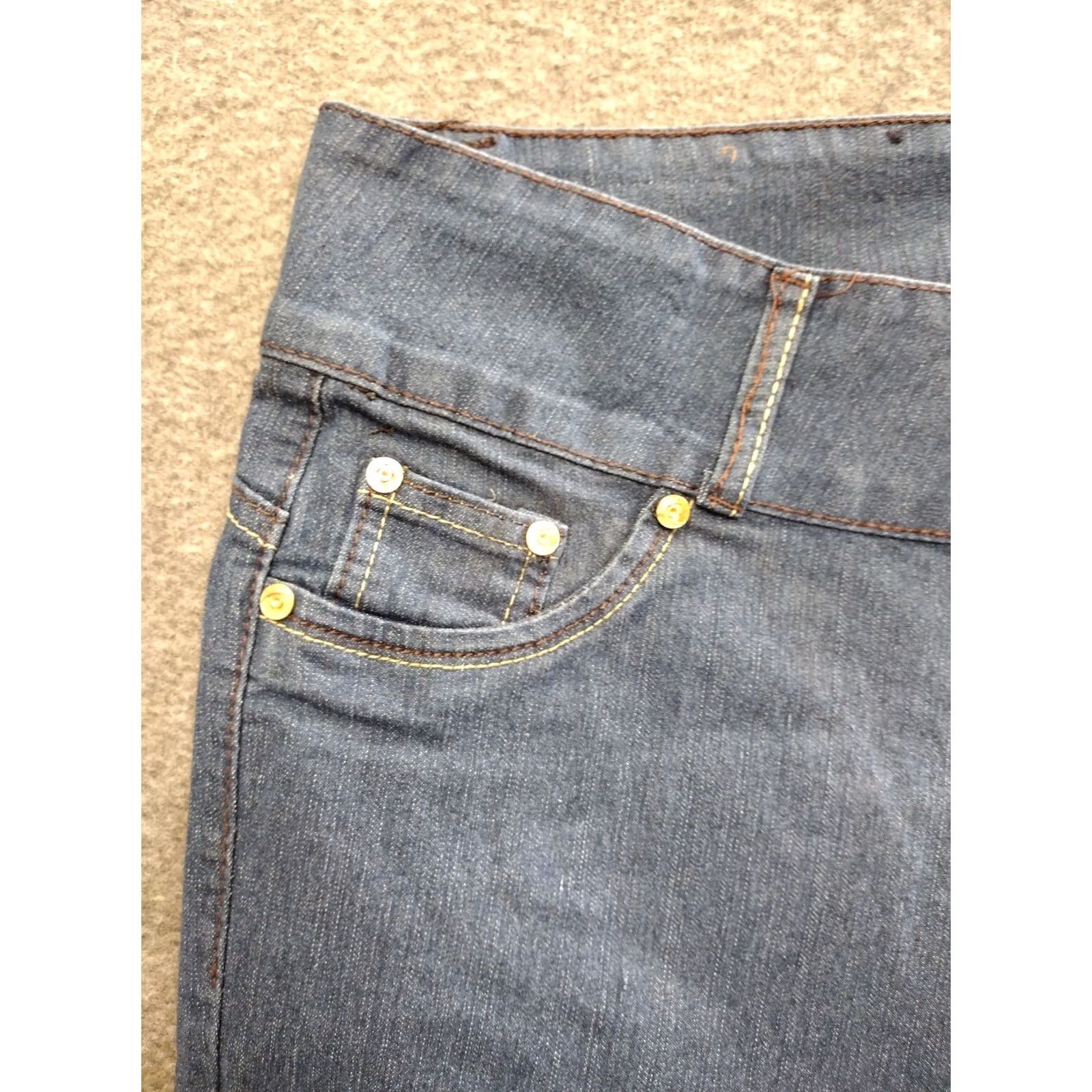Vintage Unbranded Blue Skinny Jeans 19/20 Button Closure Denim 28in Inseam Plus Size Women City Theme Stretch Slim Mid Rise Adult Womens Jeans Size 40" / US 18 - 4 Thumbnail