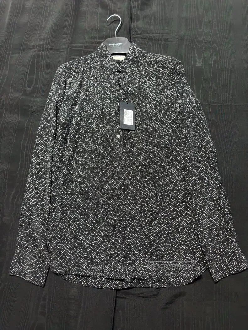 Saint Laurent Paris Saint Laurent Paris size 39 Silk Shirt Size US M / EU 48-50 / 2 - 1 Thumbnail