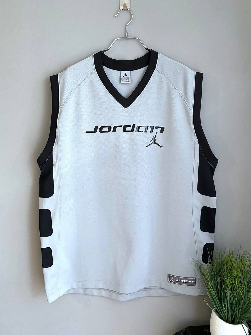 Vintage Vintage Air Jordan #23 Men's Bsketball Jersey, Size XL Size US XL / EU 56 / 4 - 1 Thumbnail