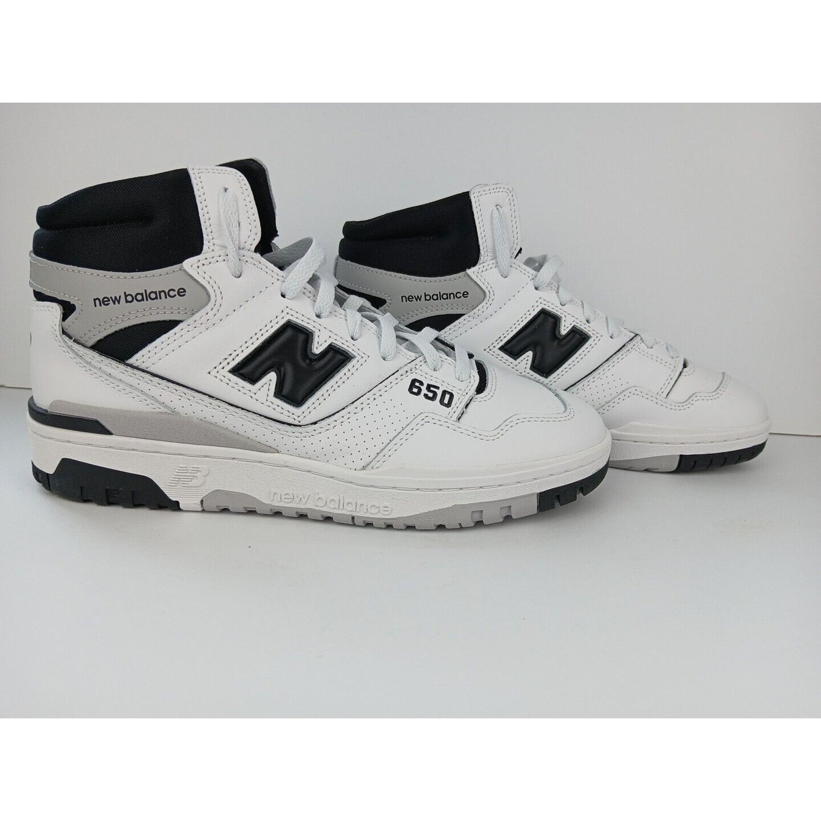 New Balance New Balance 650R Lifestyle White / BLK Shoes Men's Sz 11 Size US 11 / EU 44 - 19 Thumbnail