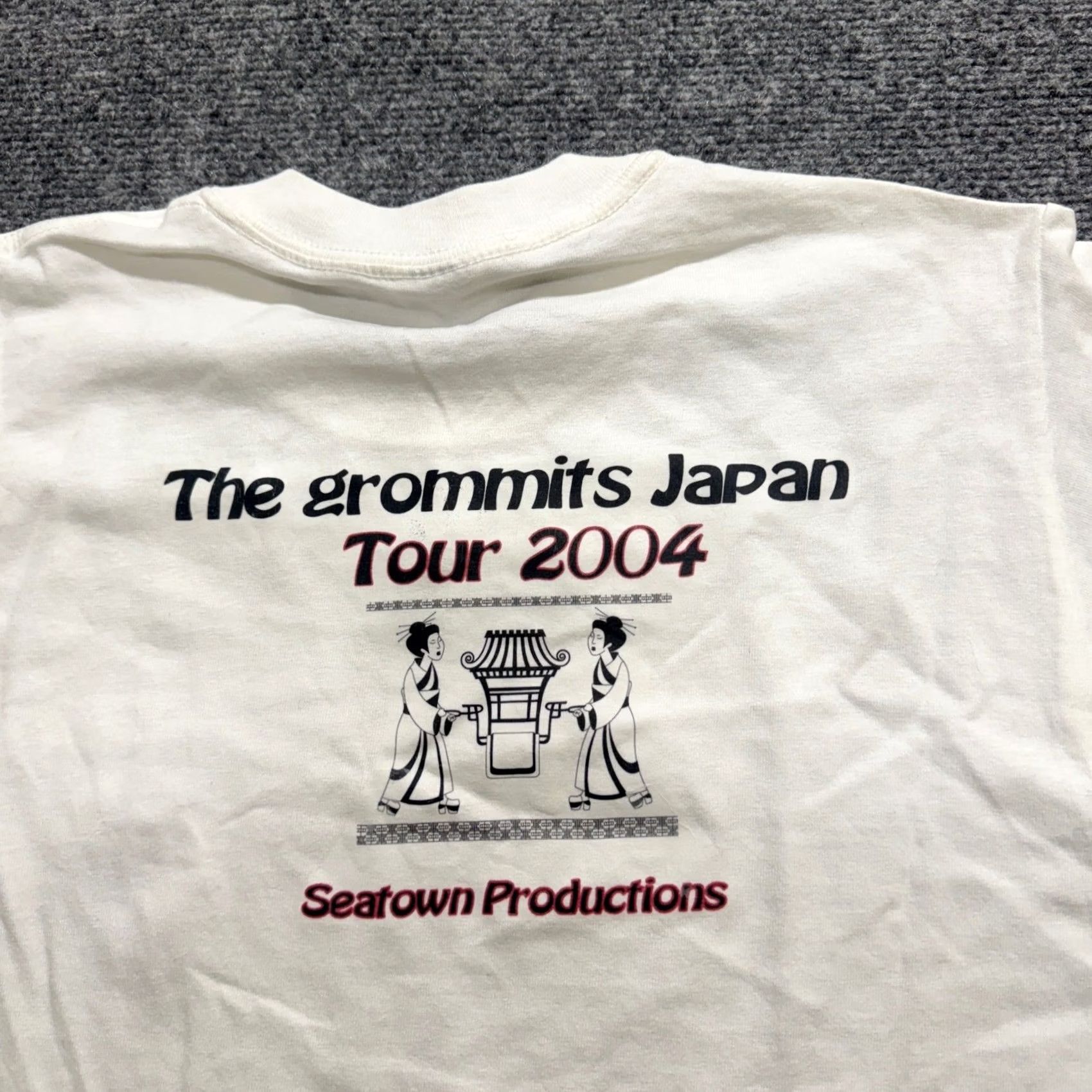 Vintage VINTAGE Unbranded T-Shirt The Grommits Japan Tour 2004 White Graphic Mens S Y2K Shirt Boys Size US S / EU 44-46 / 1 - 2 Thumbnail