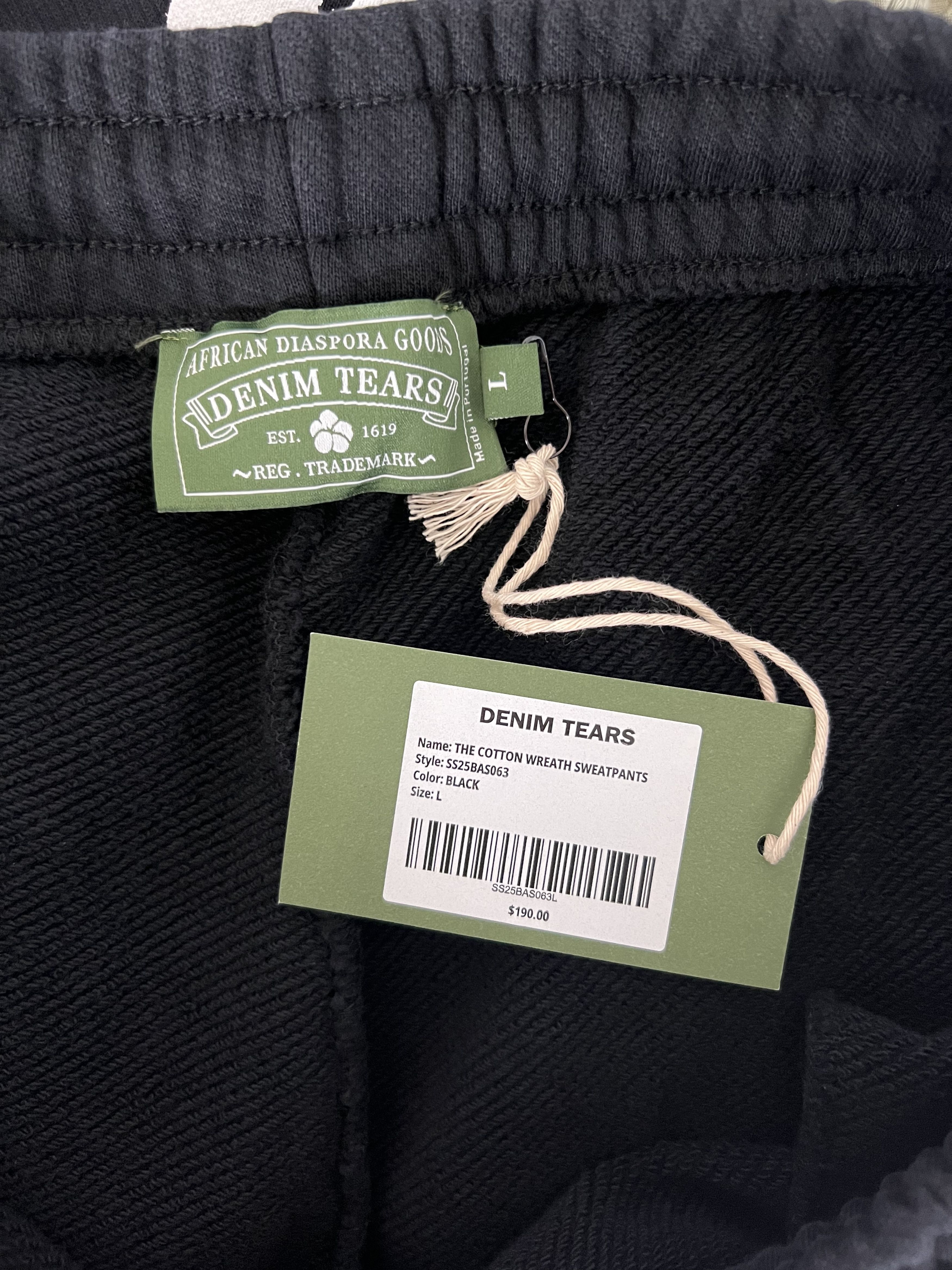 DENIM TEARS Denim Tears Cotton Wreath Sweatpants in Black Size US 34 / EU 50 - 8 Thumbnail