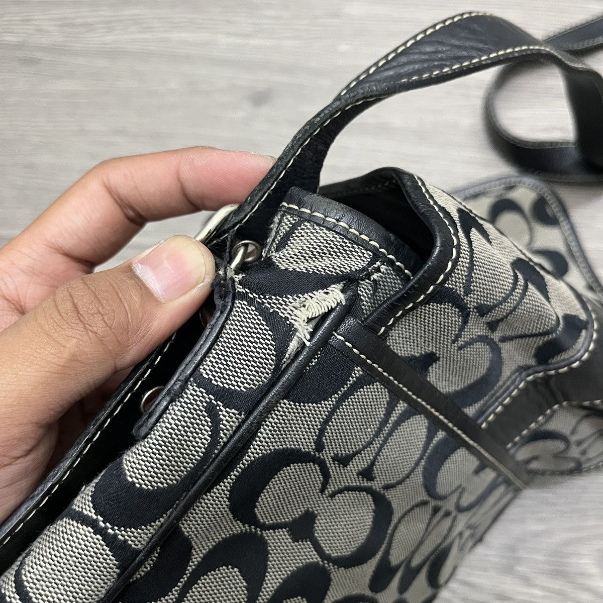 Coach Vintage Coach Monogram Crossbody Bag 🟥 Size ONE SIZE - 20 Thumbnail