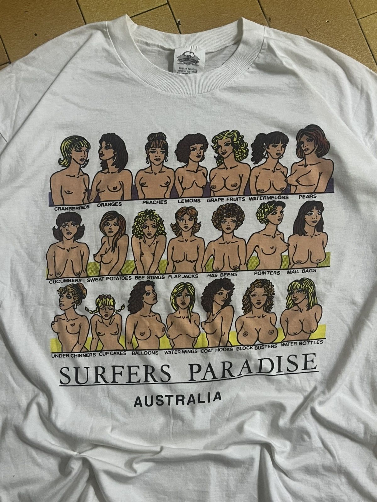 Vintage Vintage 90's Surfer Paradise Australia Boob Size L Size US L / EU 52-54 / 3 - 4 Thumbnail