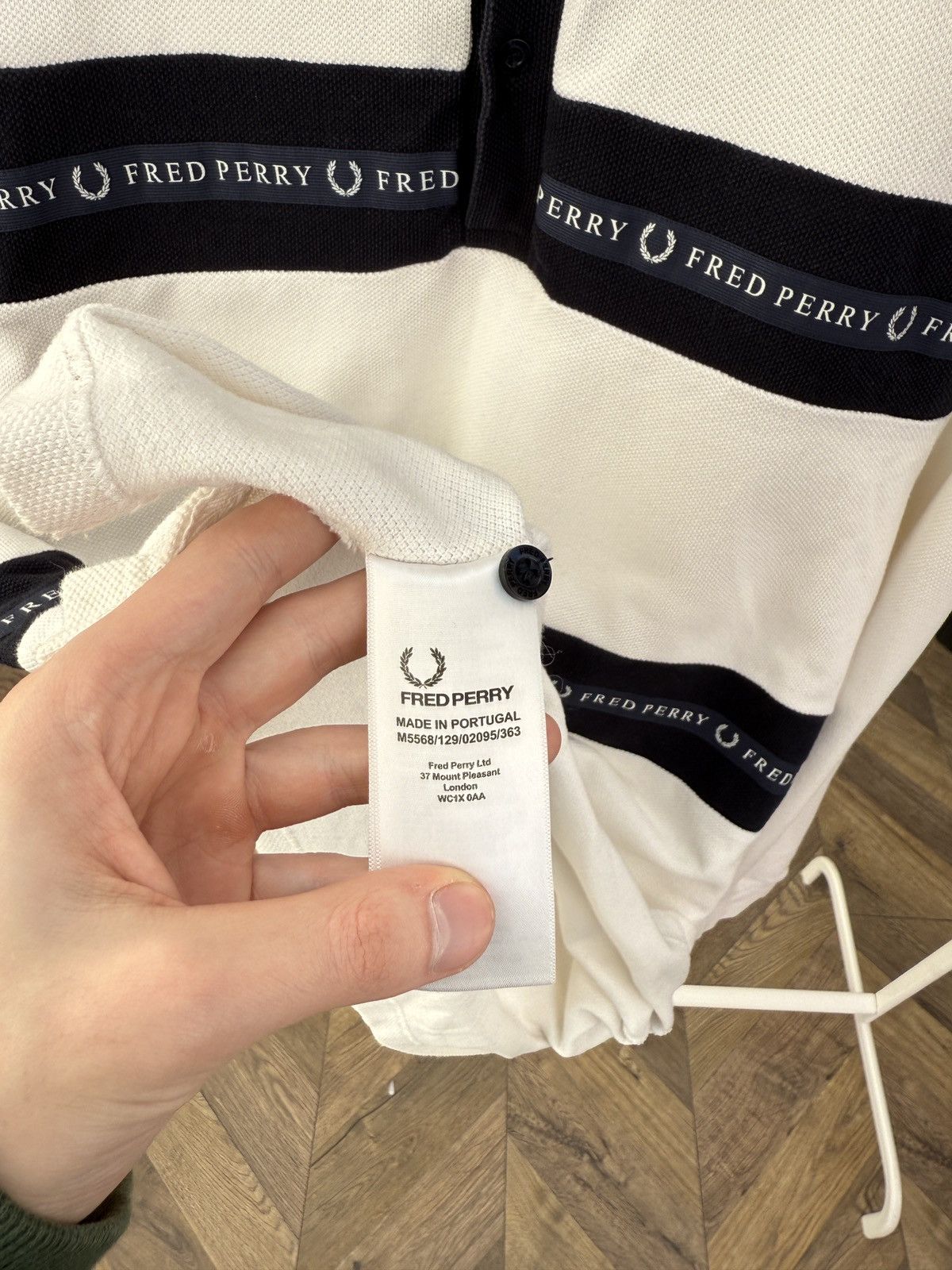 Fred Perry Vintage Fred Perry White Long Sleeve Polo Shirt Logo Tape Size US L / EU 52-54 / 3 - 7 Thumbnail