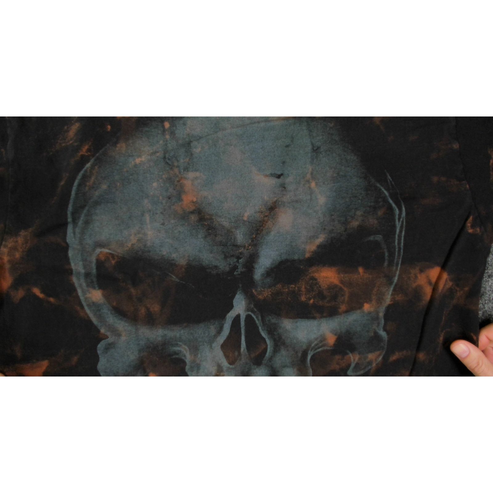 Vintage 1-of-1 Custom Bleach Punisher Skull Y2K Grunge Tee Large Size US L / EU 52-54 / 3 - 9 Thumbnail