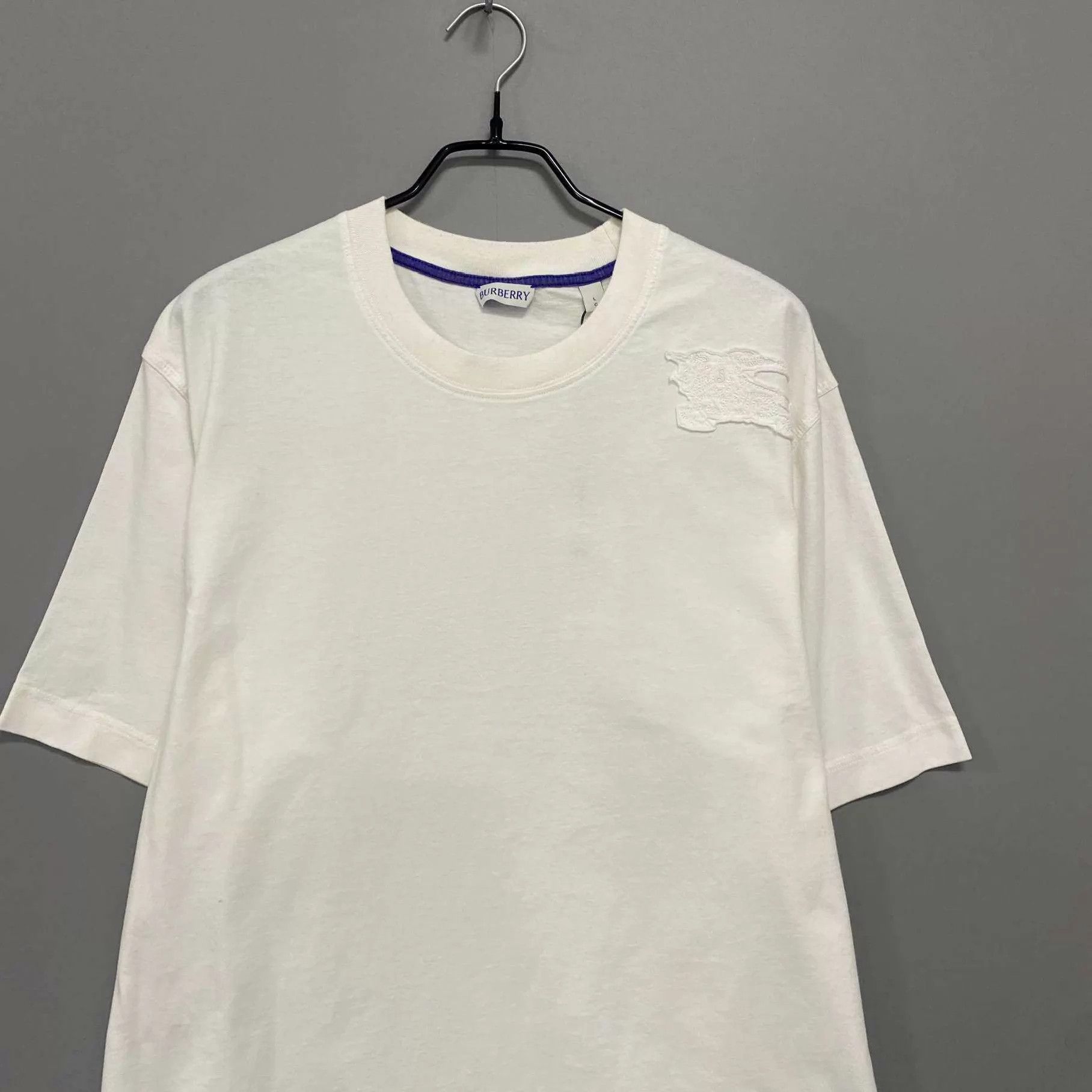 Burberry Burberry White Horseferry Applique SS Tee L Size US L / EU 52-54 / 3 - 2 Thumbnail