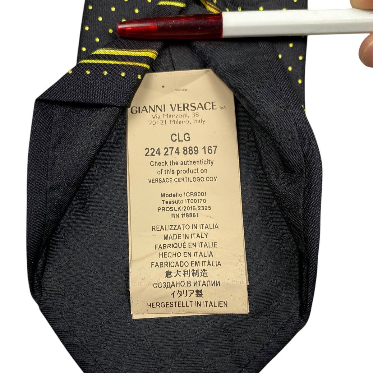 Versace × Vintage uxury fashion & independent designers Size 34 - 5 Thumbnail