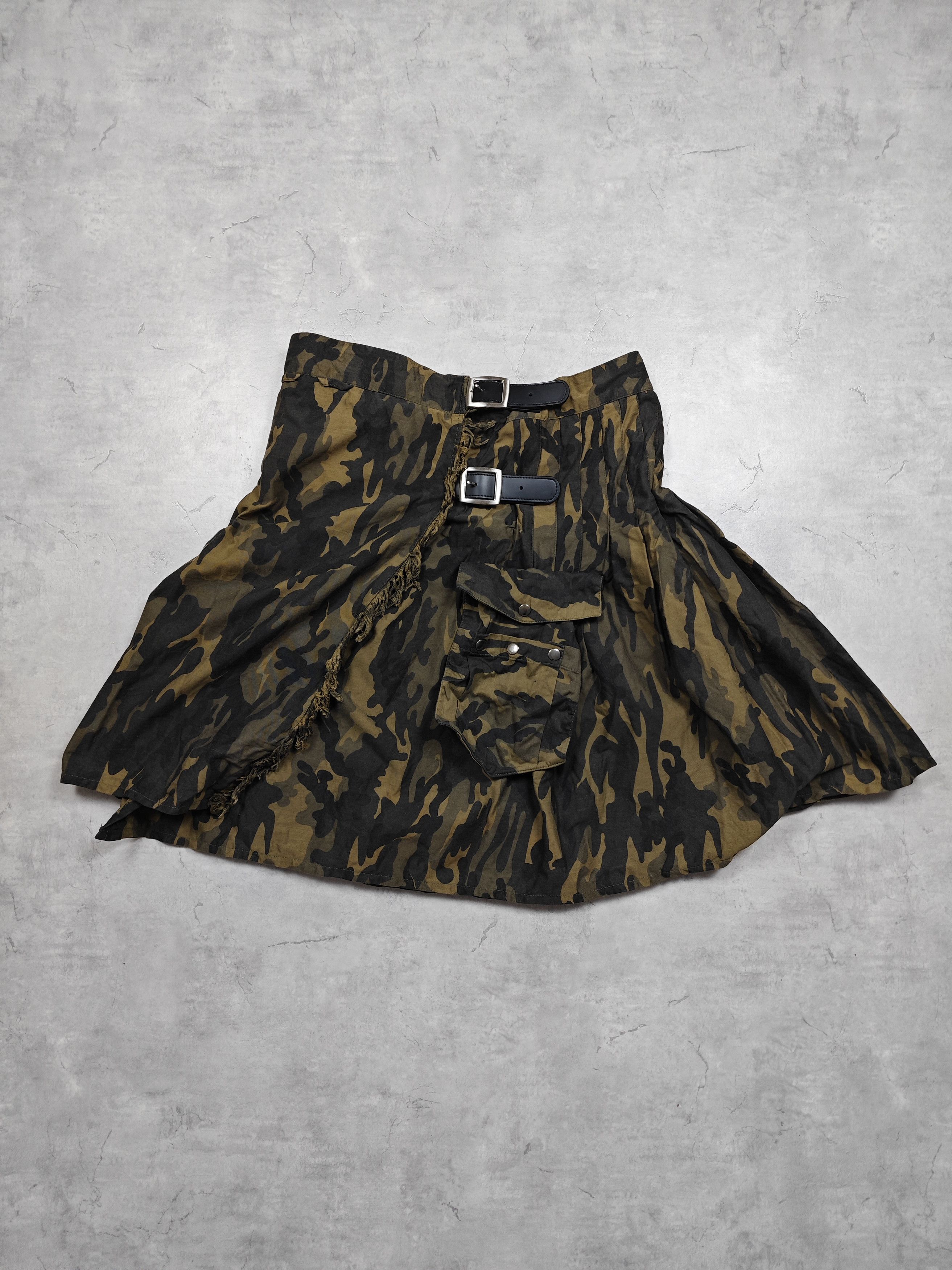 Queen of darkness Avant Garde camo skirt