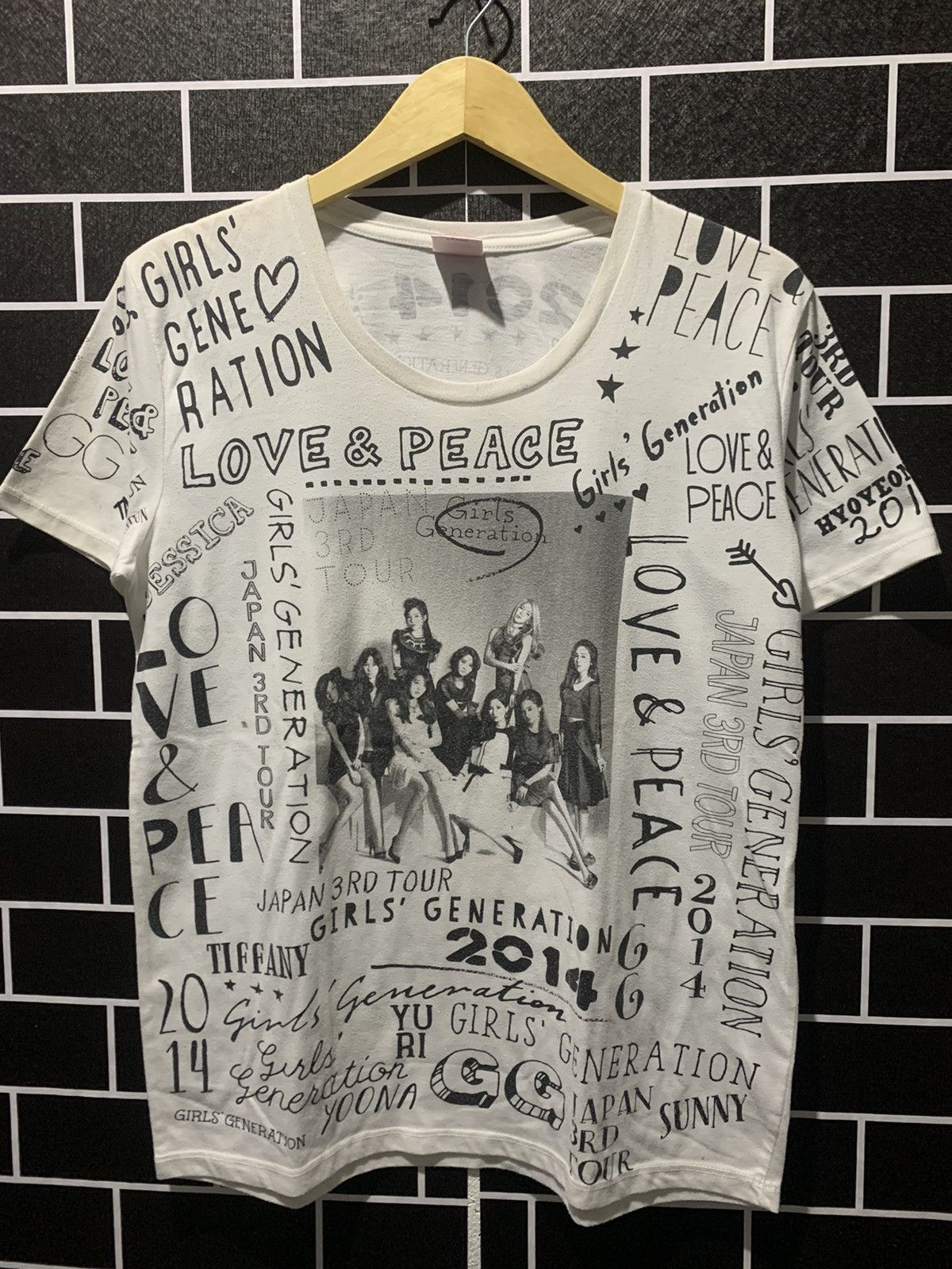 Japanese Brand Rare Girls Generation All Over Print Shirt Size US L / EU 52-54 / 3 - 1 Thumbnail