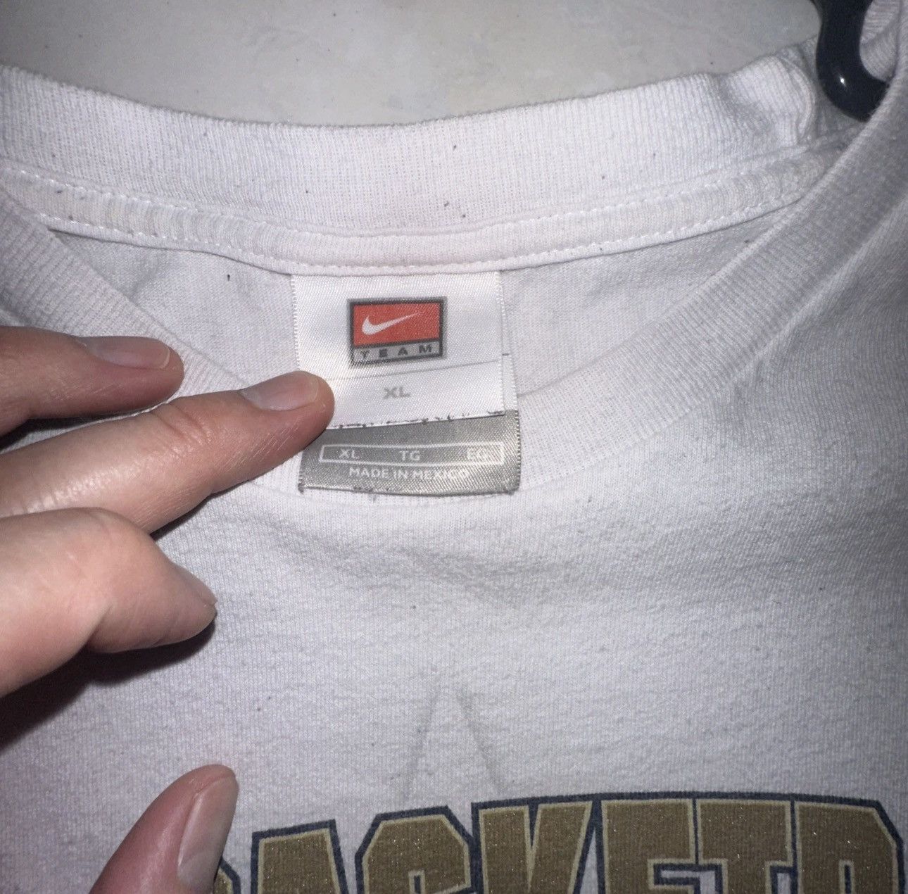 Nike Vintage 2008 USA Basketball Gold Medal Nike Team Tshirt Size US XL / EU 56 / 4 - 3 Thumbnail