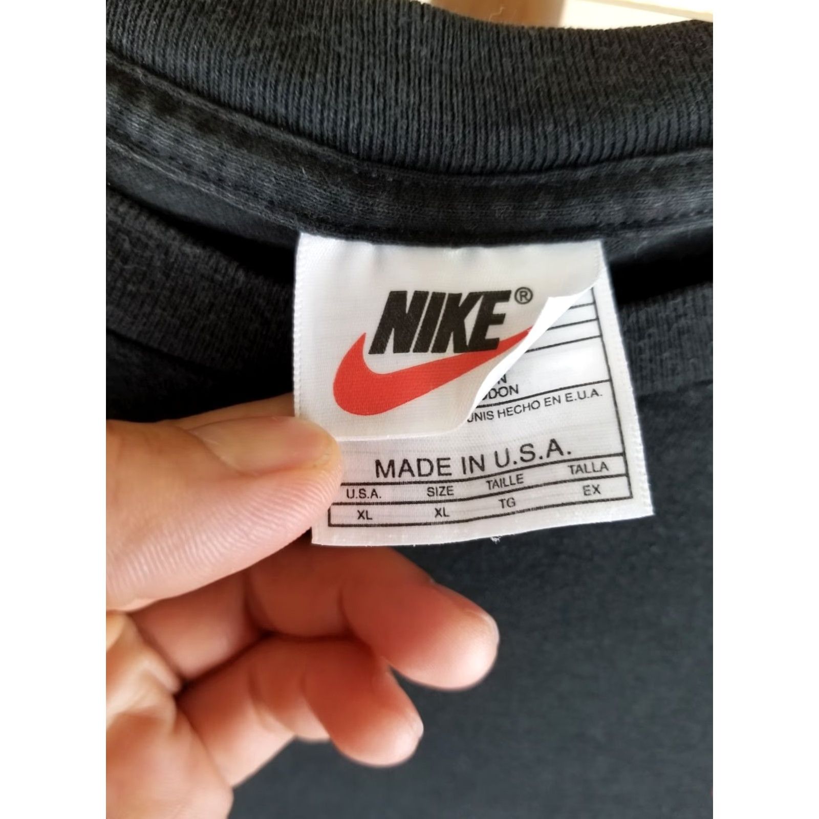 Nike VINTAGE Nike T-Shirt 90's BLACK Cotton Crew Neck Short Sleeve SZ XLARGE Mens Band USA Motorcycle Game Set Match Burn Tennis Clothes Size US XL / EU 56 / 4 - 4 Thumbnail