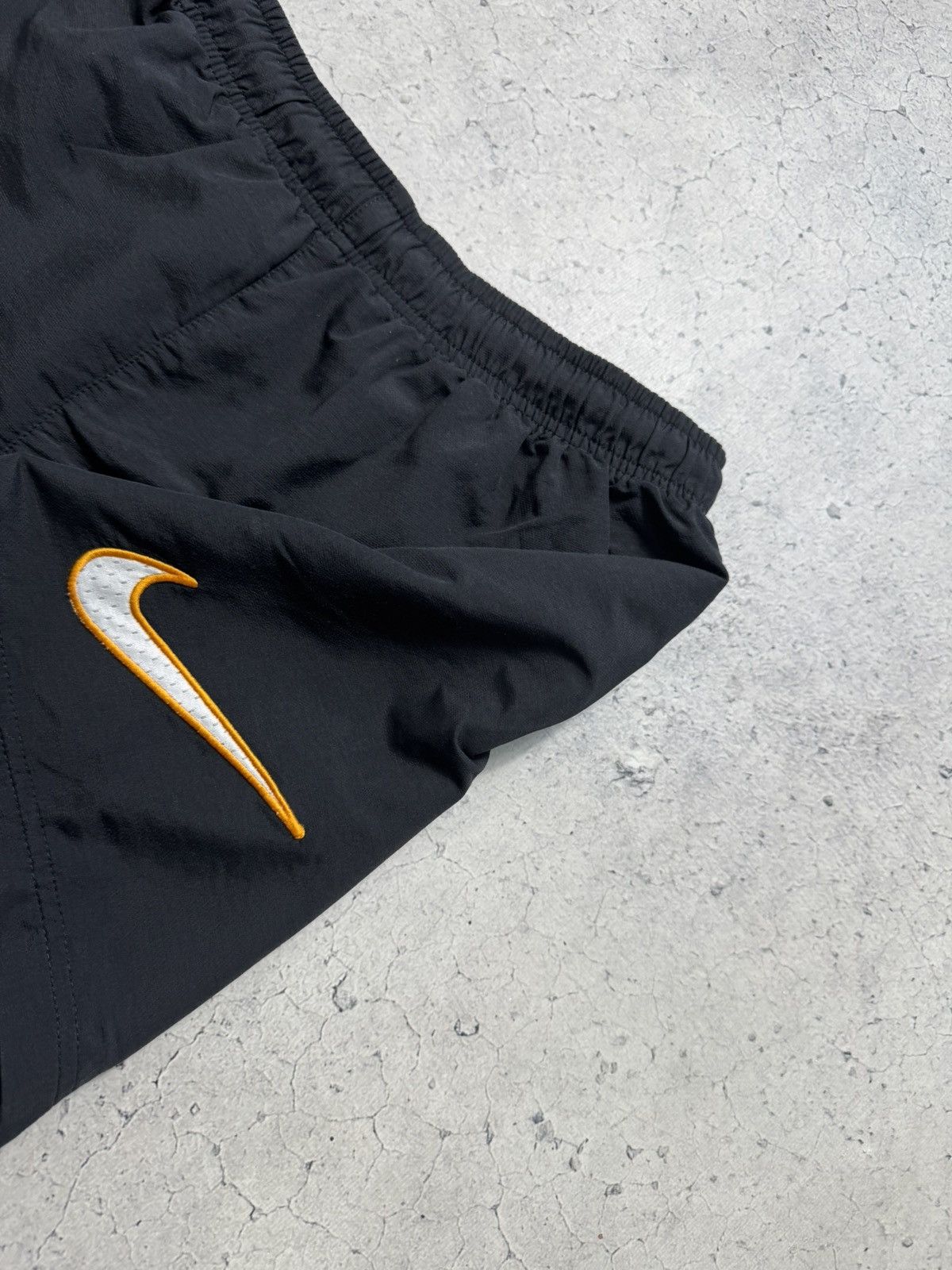 Nike × Vintage Nike Big Swoosh Vintage 90’s Nylon Shorts Black Size US 30 / EU 46 - 3 Thumbnail