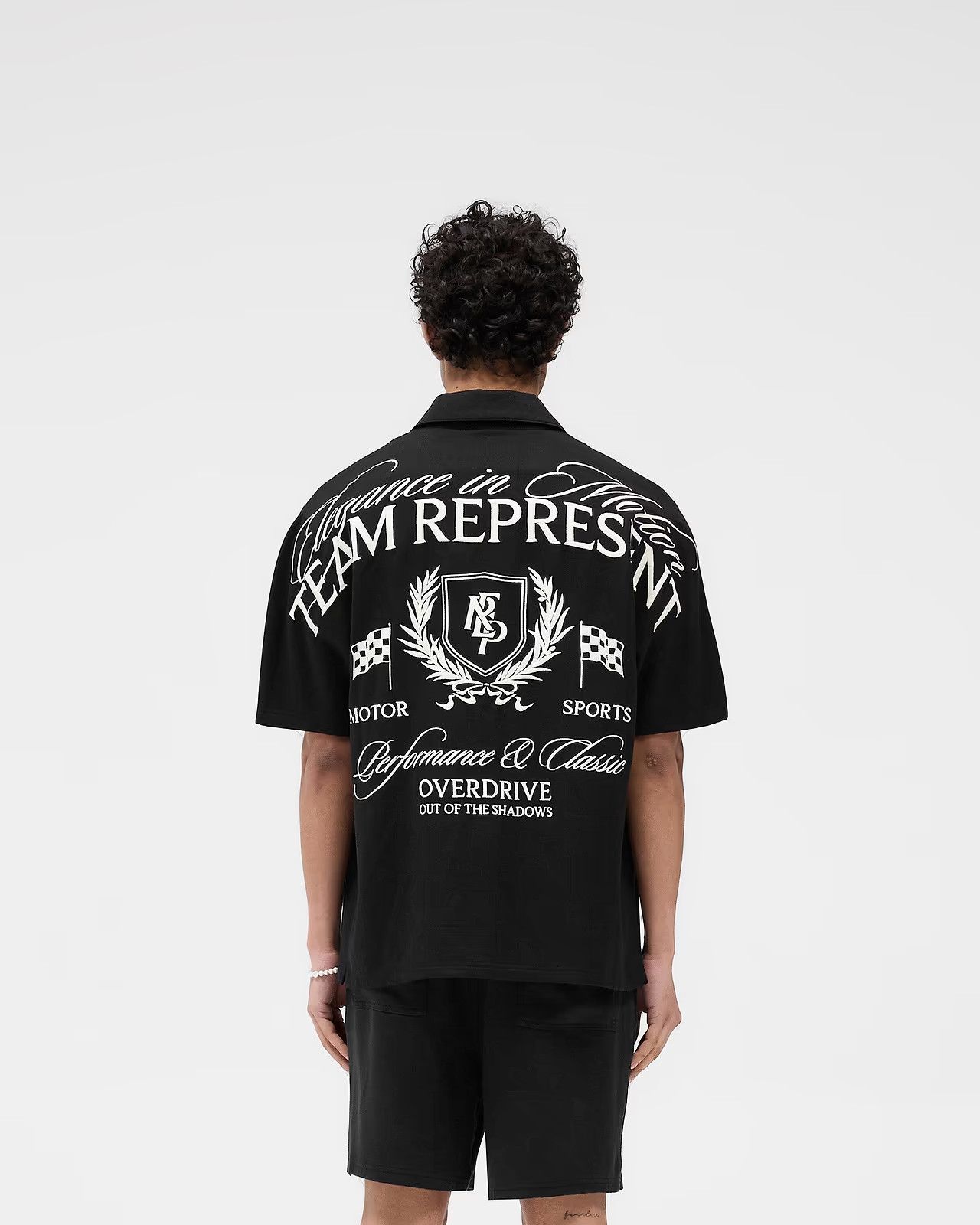 Represent Clo. o1mle1125 Crest Shirt in Black Size US XL / EU 56 / 4 - 5 Thumbnail