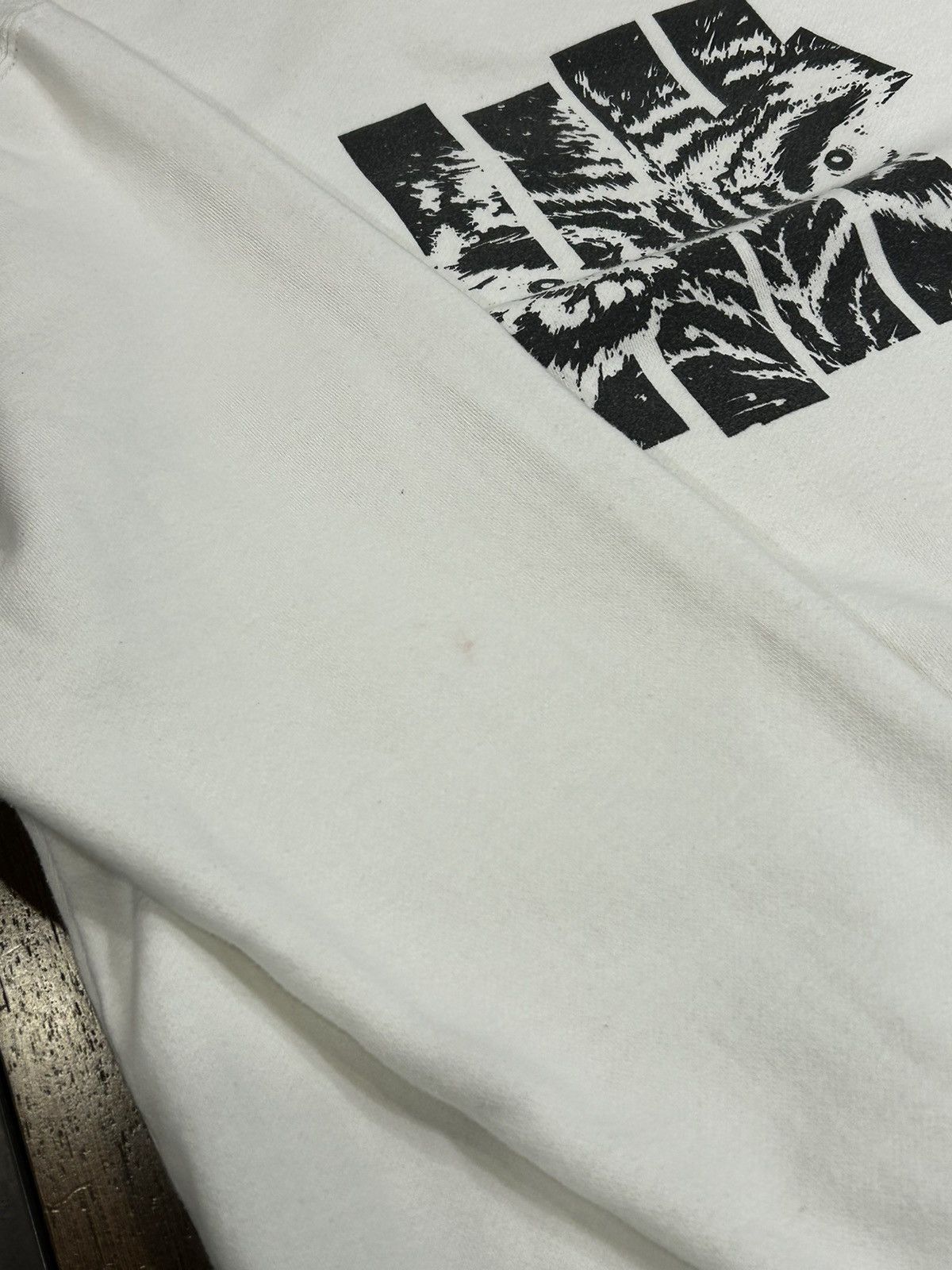 Undefeated Undefeated Wolf Strike Crewneck Size US XXL / EU 58 / 5 - 7 Thumbnail