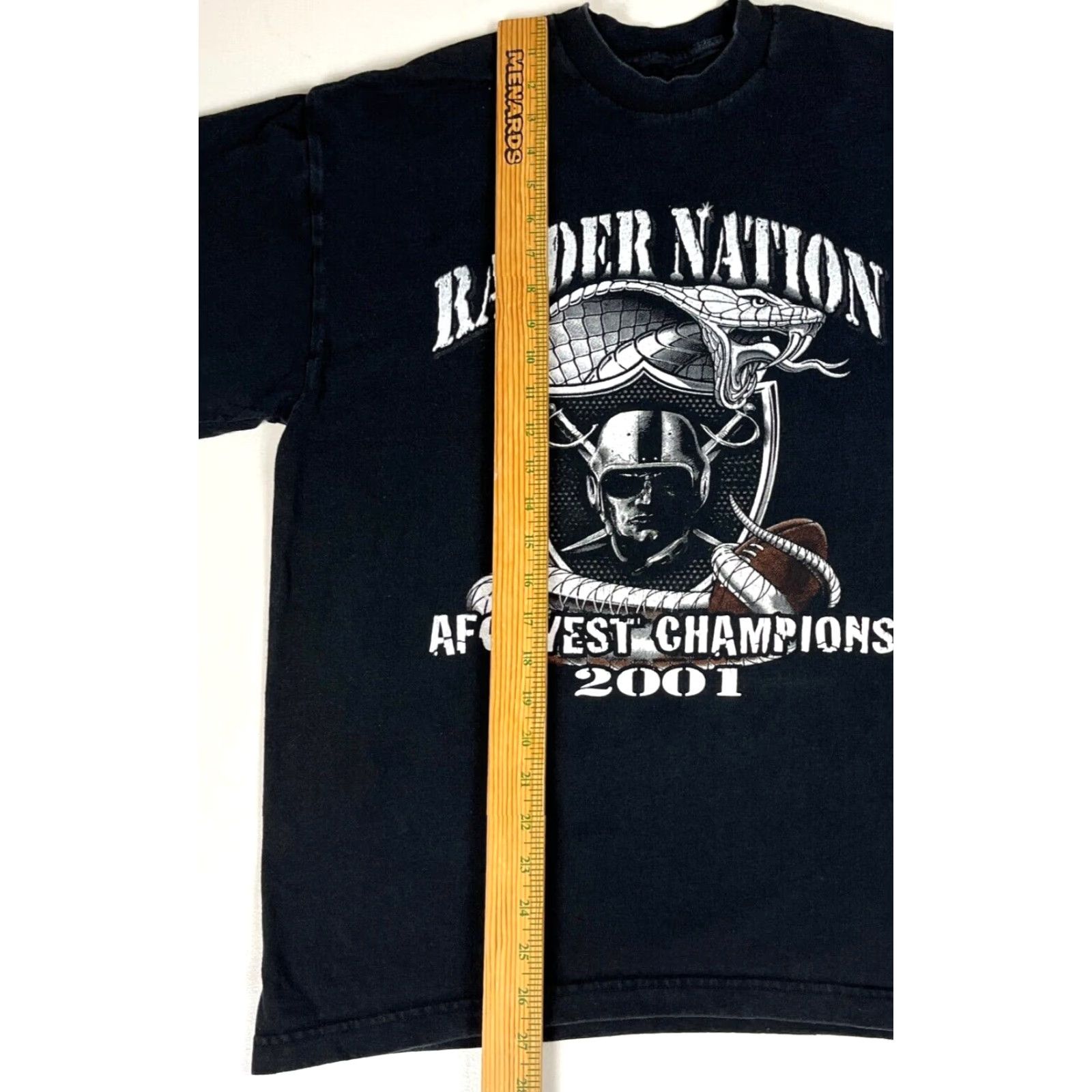 Champion VINTAGE Raiders Nation Oakland Raiders 2001 AFC West Champions T-shirt Sz M Men Short Sleeve Crew Neck Black Sports Double-Sided Size US M / EU 48-50 / 2 - 7 Thumbnail