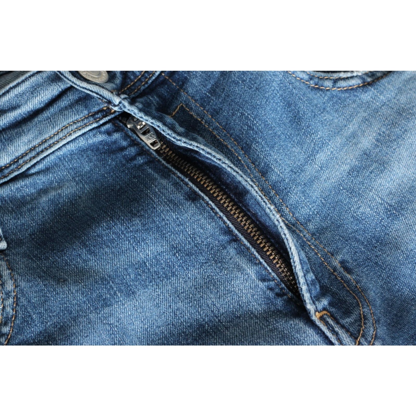 Replay REPLAY ANBASS Slim Fit Stretch Jeans Men W31 L32 DZ8127 Jeans Mens Slim Blue 31 Inseam 32 Inseam 5-Pocket Denim Cotton Elastane Mid Rise DZ8127 Size US 31 - 4 Thumbnail