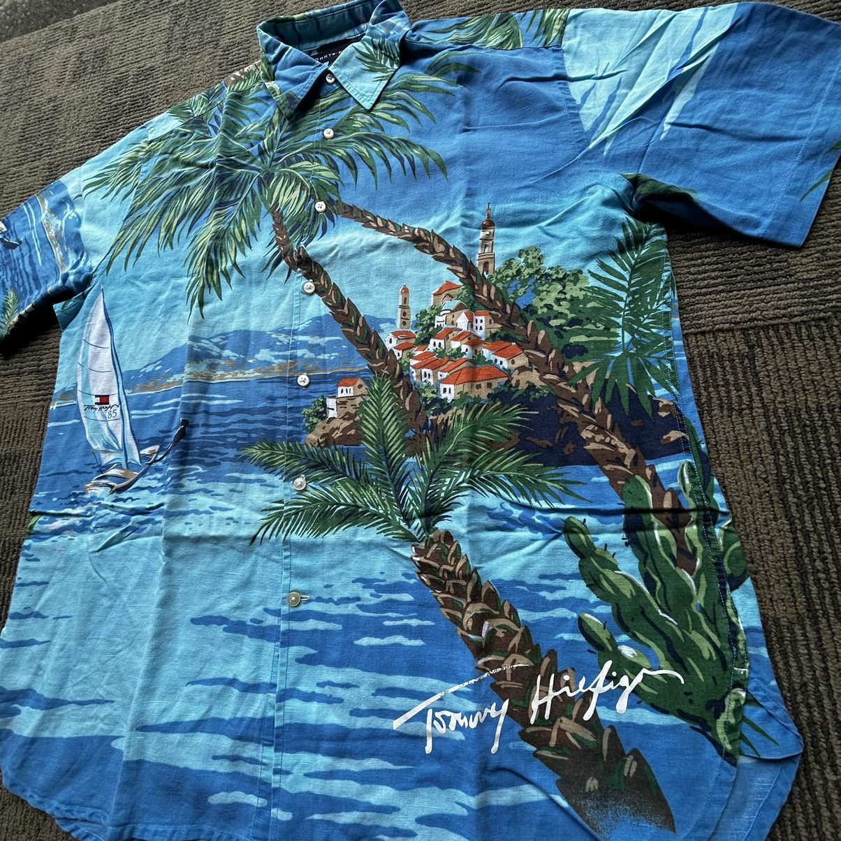 Tommy Hilfiger Vintage Tommy Hilfiger Blue Tropical AOP Button-Up Shirt Size US M / EU 48-50 / 2 - 2 Thumbnail