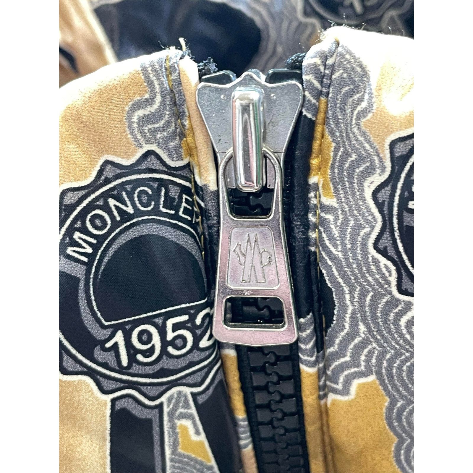 Moncler Moncler Genius Black & Gold Puffer Vest Size US L / EU 52-54 / 3 - 6 Thumbnail