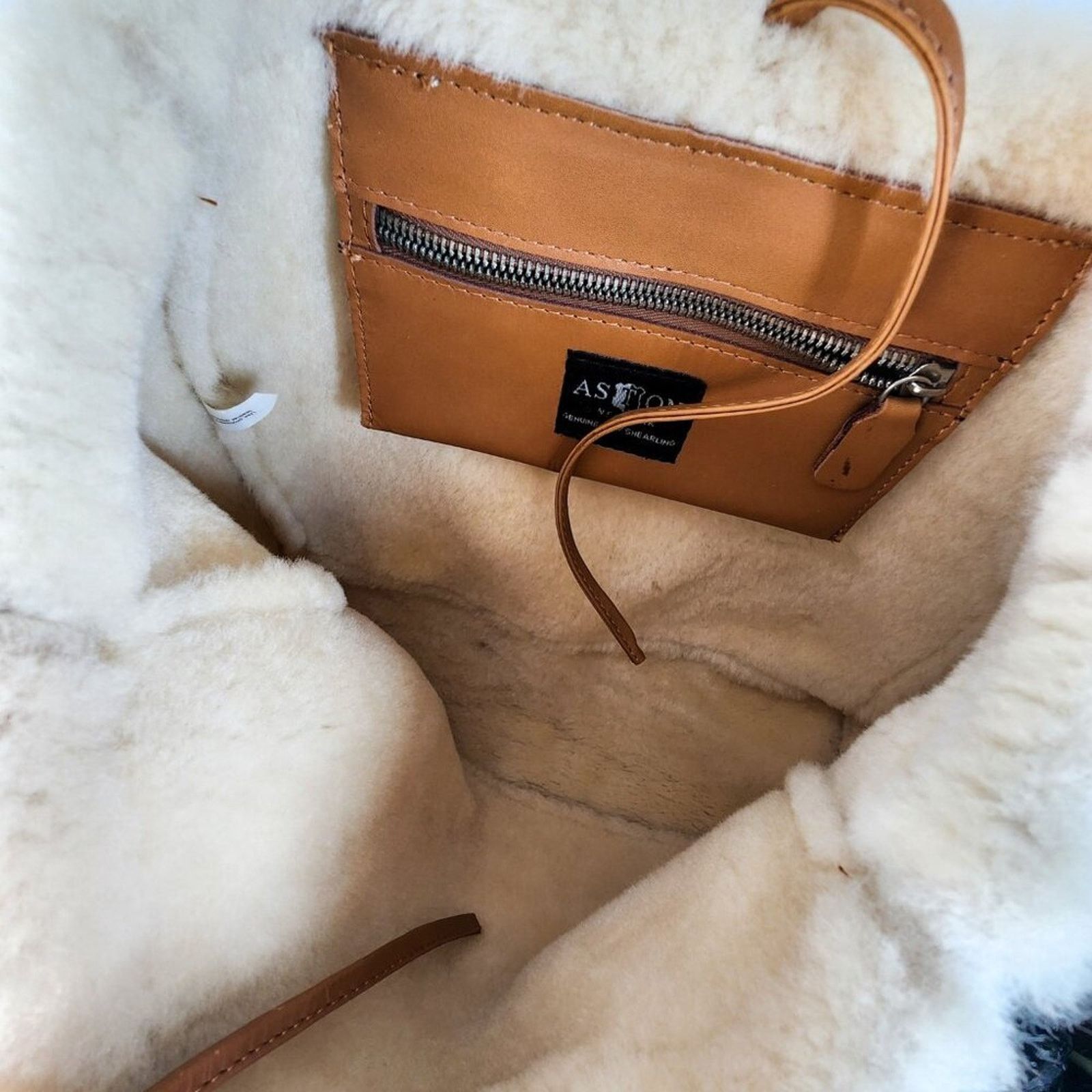 Other Aston Leather Shearling Lambskin Shoulder Bag Purse Luxury Size ONE SIZE - 4 Thumbnail