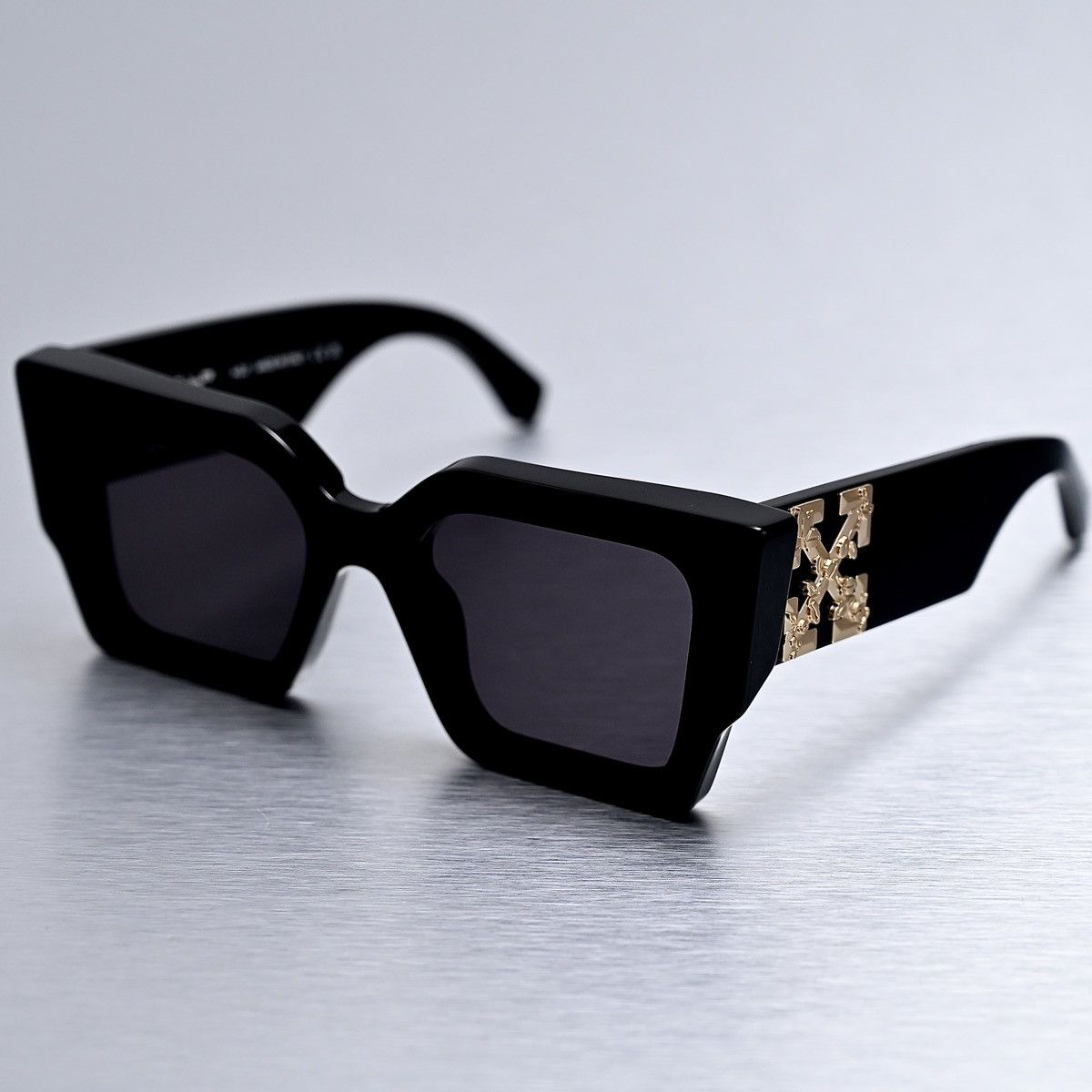 OFF WHITE CATALINA SUNGLASSES - Main Image