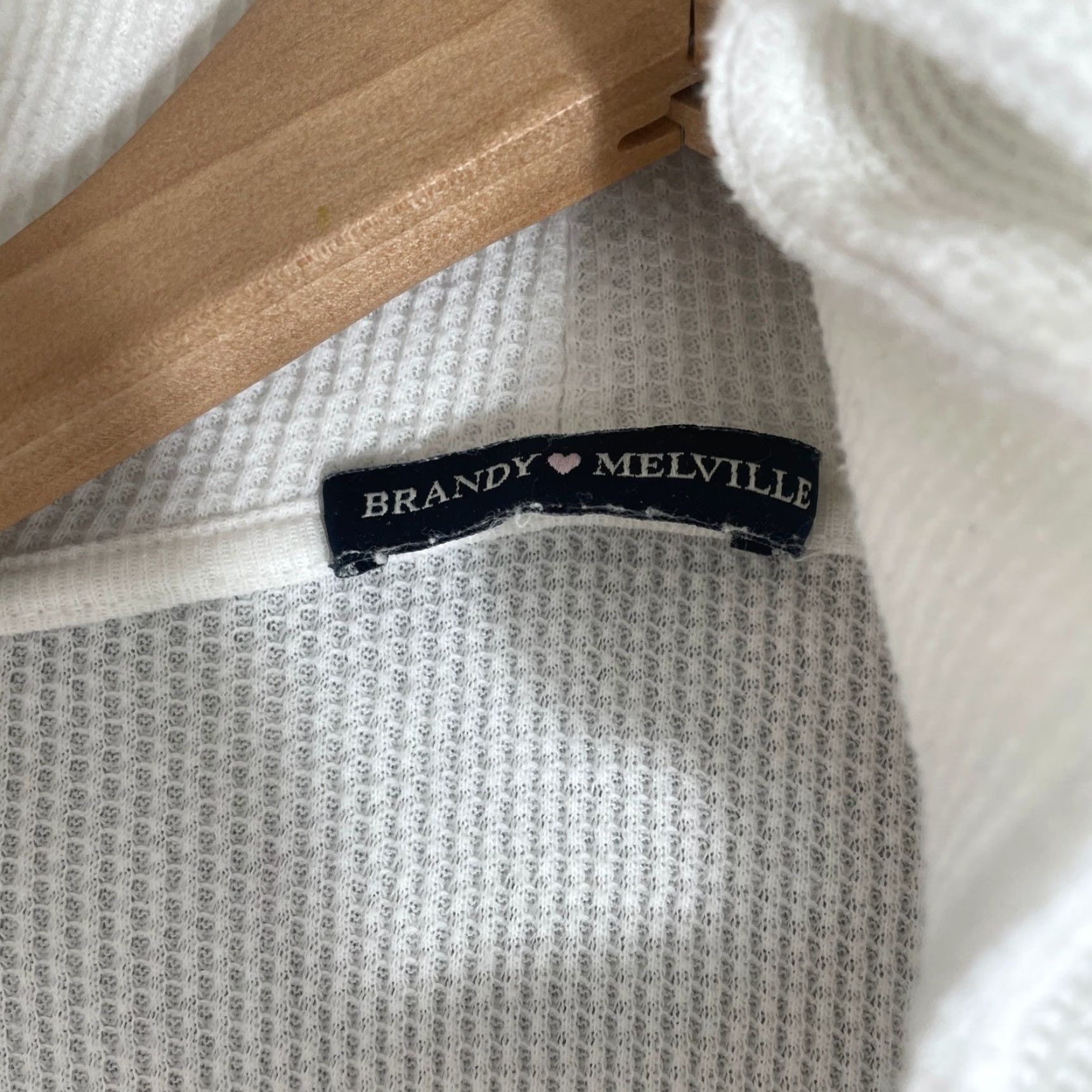 Brandy Melville VINTAGE Brandy Melville Hoodie Womens One Size White Waffle Knit Thermal Cropped Size ONE SIZE - 2 Thumbnail