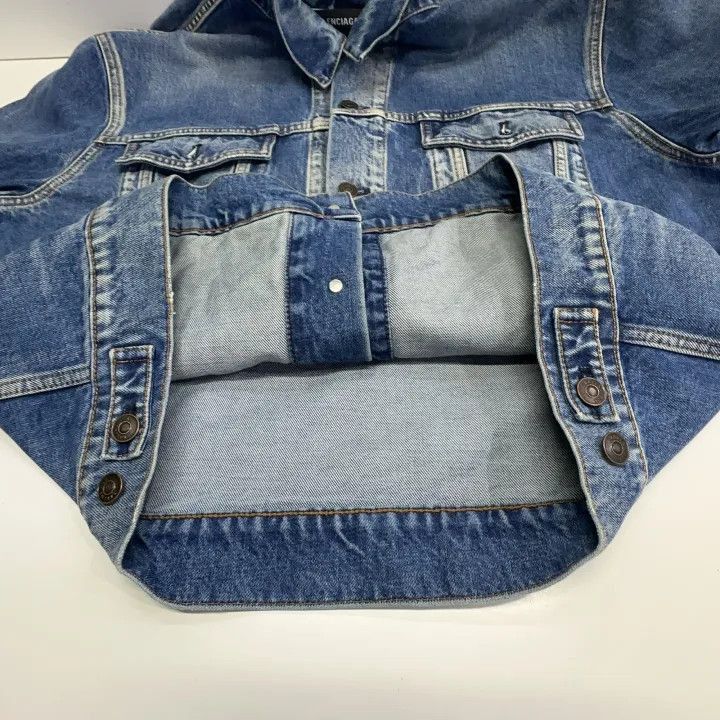 Balenciaga Balenciaga Washed Double B Embroidered Denim Jacket 0079-25 Size US M / EU 48-50 / 2 - 6 Thumbnail