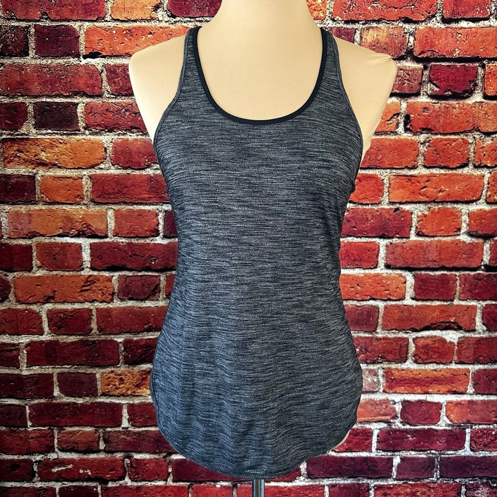 Lululemon Lululemon Tank Top Size S / US 4 / IT 40 - 1 Thumbnail