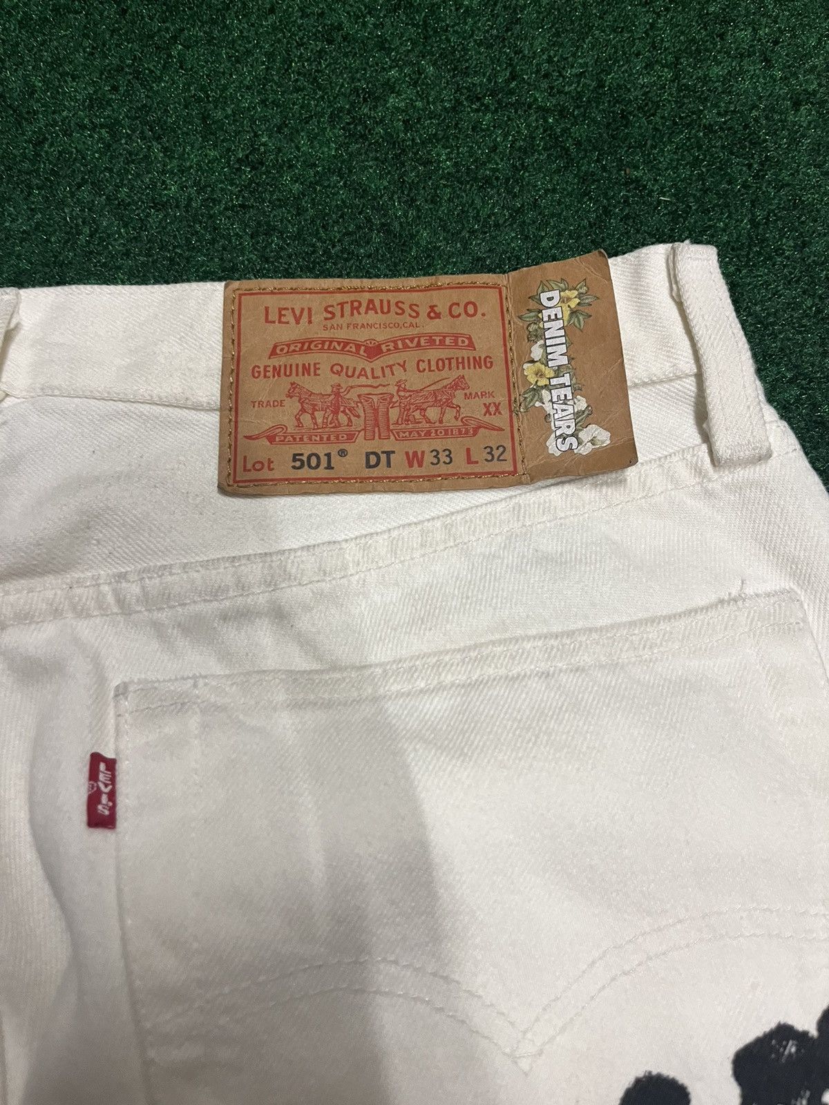 DENIM TEARS × Levi's Levi’s Denim Tears White Wreath Jeans Size US 33 - 3 Thumbnail