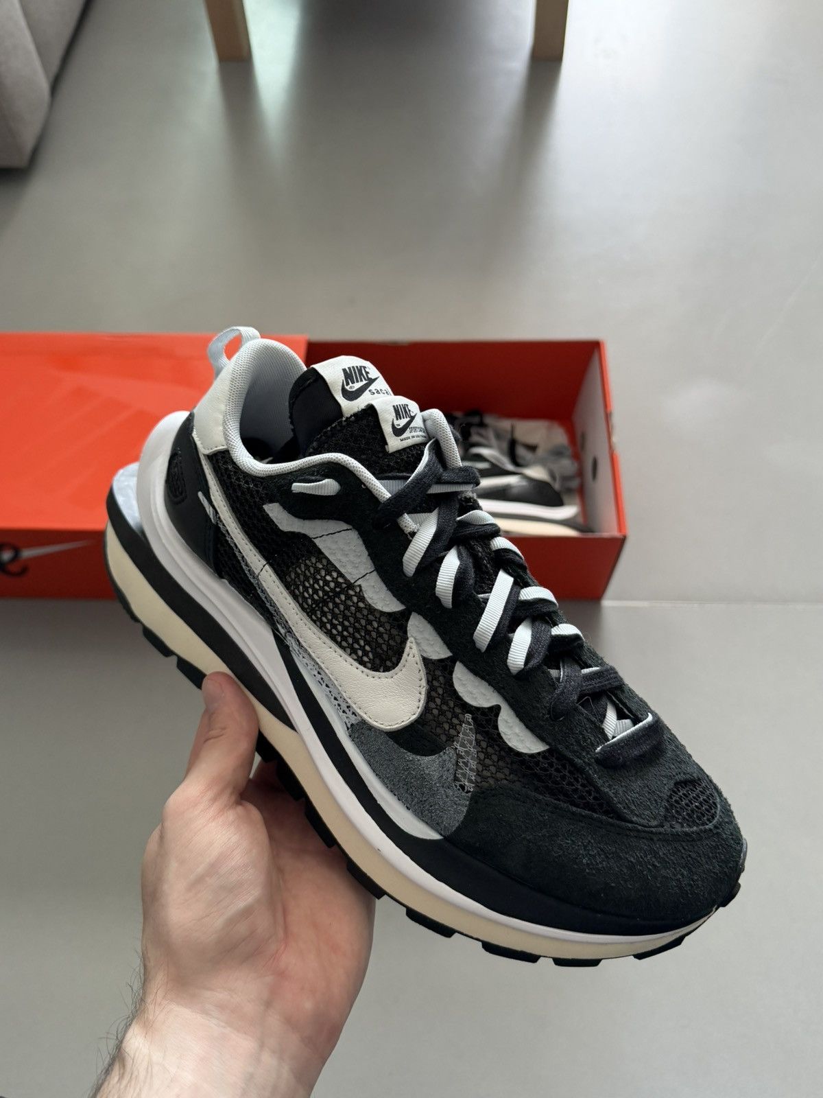 Nike × Sacai Nike Vaporwaffle Sacai Black White Size US 10 / EU 43 - 2 Thumbnail