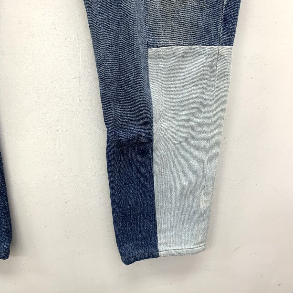 Valentino Valentino Spliced Fabric Distressed Casual Denim Pants K26WX Size 28" / US 6 / IT 42 - 5 Thumbnail