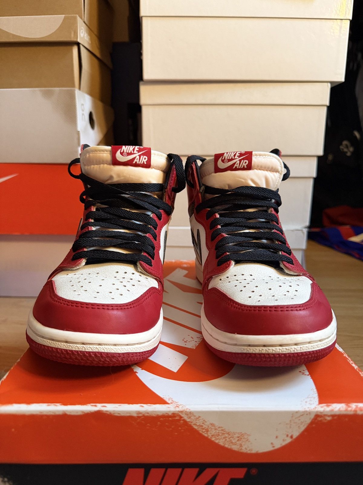 Nike Nike Jordan Retro 1 “Lost and Found” Chicago Size US 7.5 / EU 40-41 - 2 Thumbnail