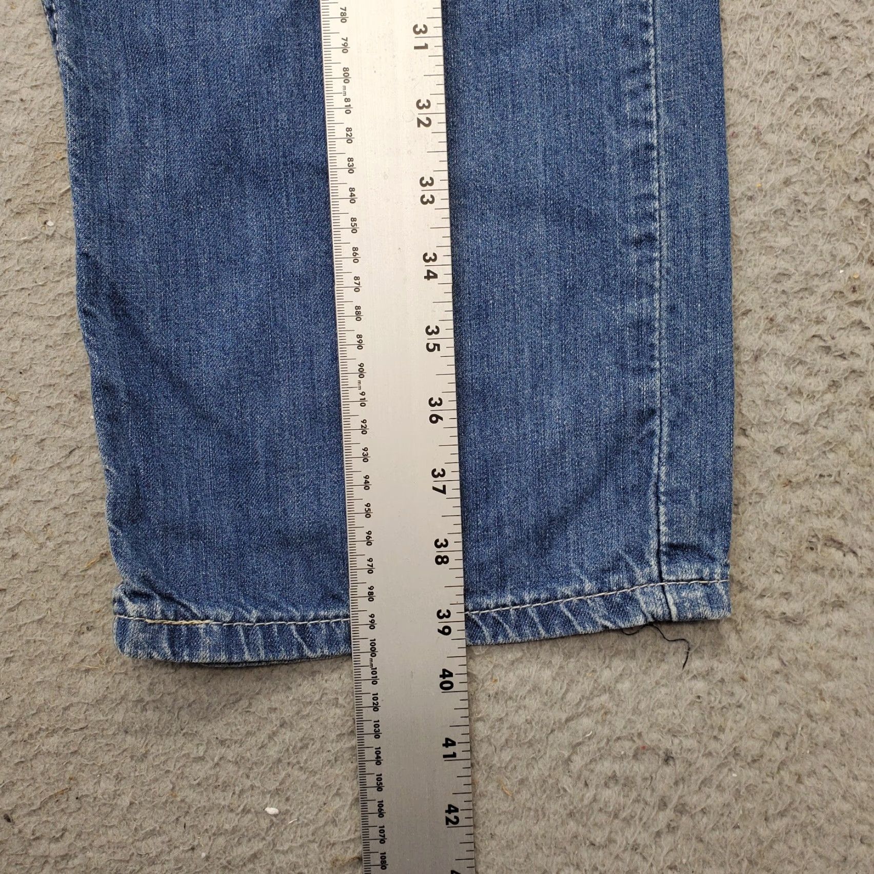 Levi's Levi's Jeans Mens Size 38 Levi's Jeans Mens Blue Denim Comfort Straight Leg Regular Waist 30" Inseam 38x30 Medium Wash Pocket 5 Size US 38 / EU 54 - 3 Thumbnail
