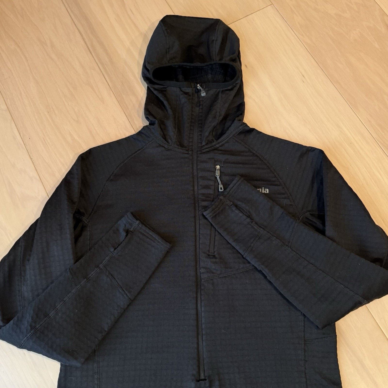 Patagonia Patagonia R1 Hoody Women's S Black Polartec Fleece Pullover Size S / US 4 / IT 40 - 5 Thumbnail