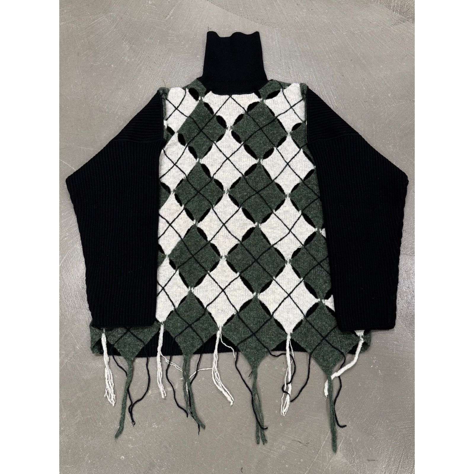 Jean Paul Gaultier A/W1993 Jean Paul Gaultier cutout argyle sweater Size M / US 6-8 / IT 42-44 - 1 Thumbnail