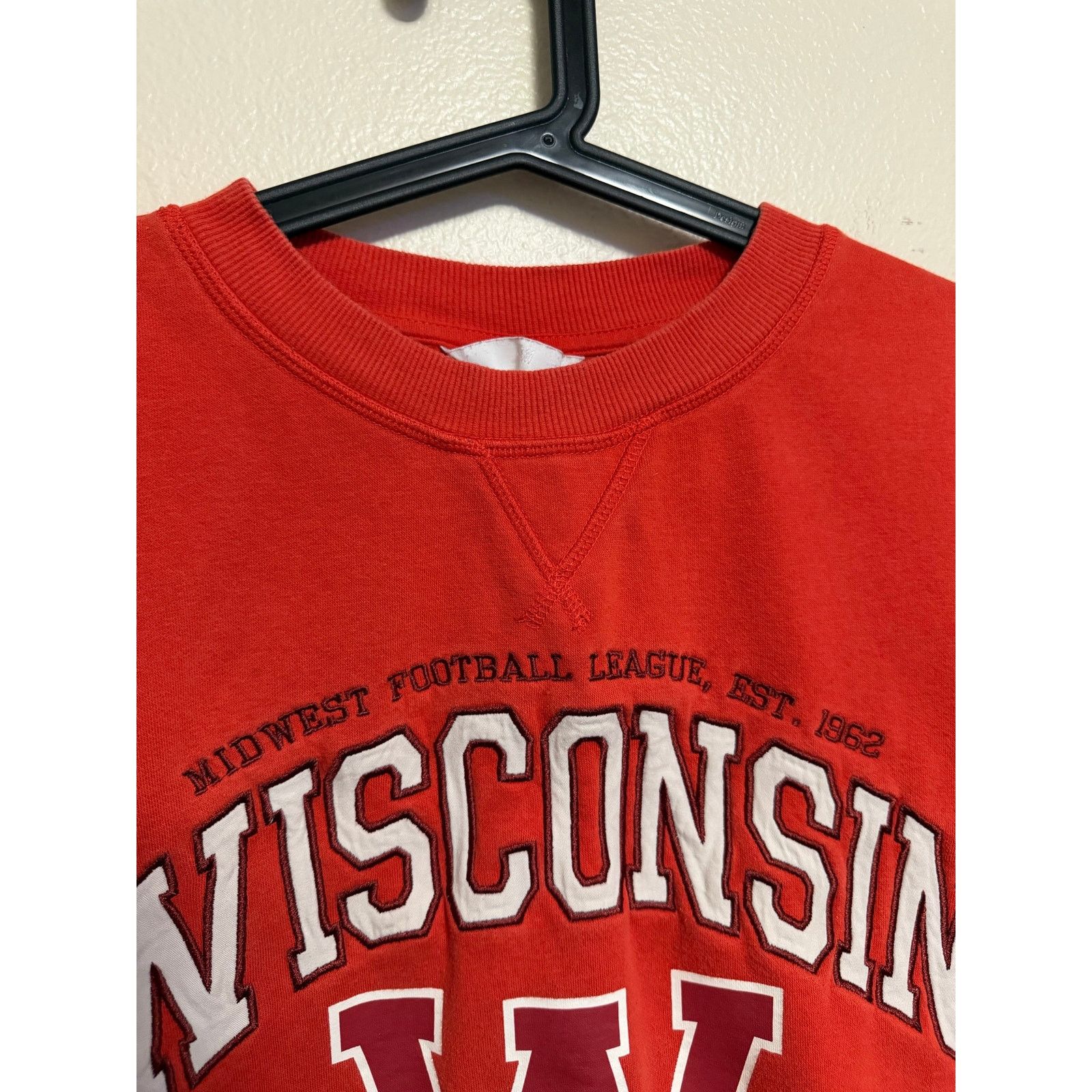 H&M H&M Wisconsin Football Crewneck Sweatshirt Womens Size L Size L / US 10 / IT 46 - 2 Thumbnail