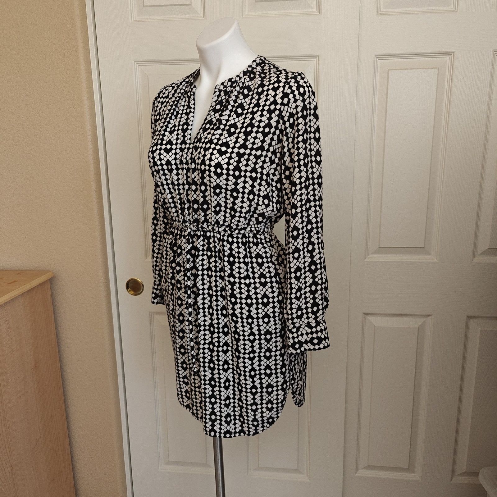 Loft Ann Taylor LOFT diamond print tie waist shirt dress sz SP Size S / US 4 / IT 40 - 3 Thumbnail