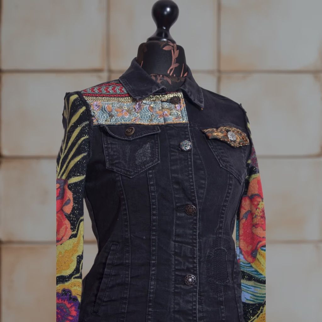 Desigual Desigual Black Denim Jacket Floral Embroidered Boho Womens Size 36 Denim Jacket Womens Boho Floral Embroidered Black Size 36 Size XS / US 0-2 / IT 36-38 - 1 Thumbnail