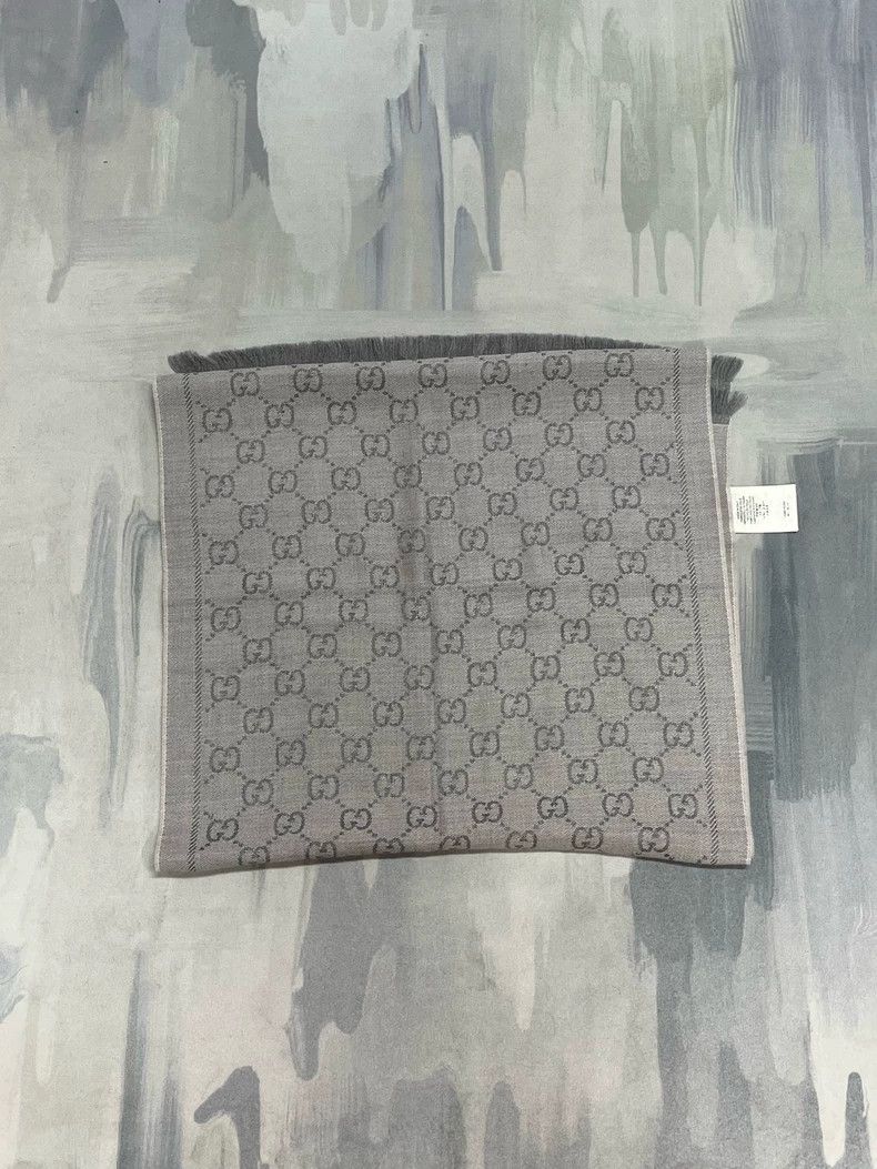 Gucci Gucci Light gray old flower tassel scarf Size ONE SIZE - 2 Thumbnail