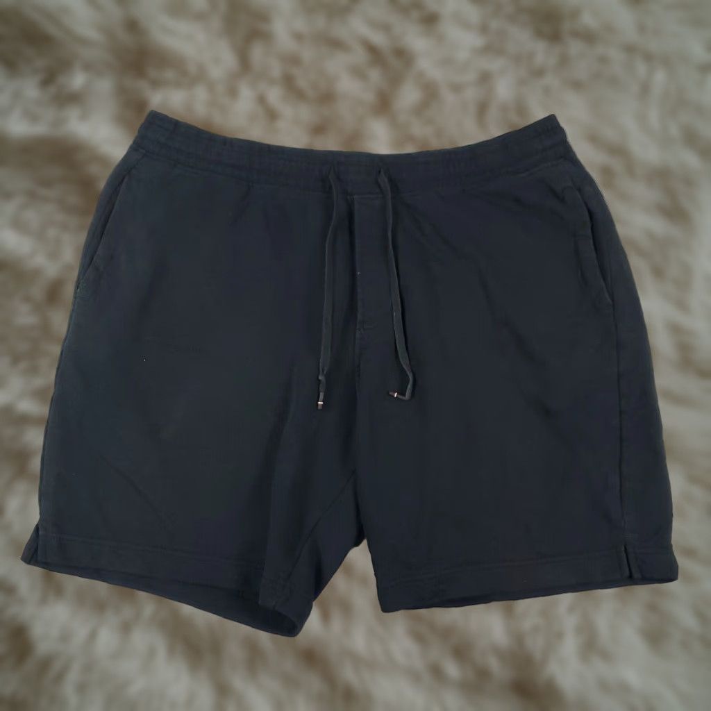 Tommy Hilfiger Tommy Hilfiger Shorts Mens XL Black Lace Tie Sweat Shorts Size US 36 / EU 52 - 1 Thumbnail