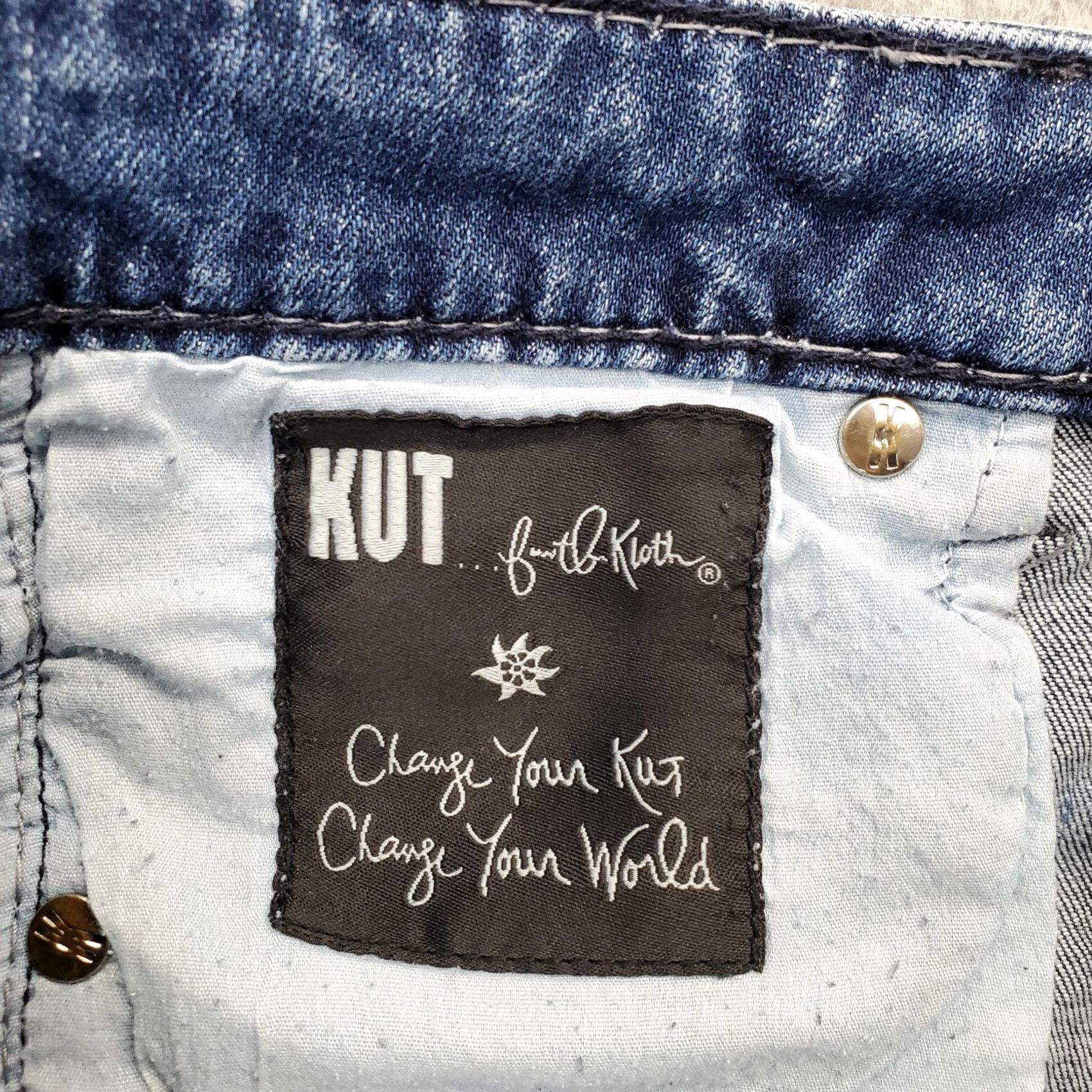 Vintage KUT from the Kloth Womens Size 2 Navy Denim Boyfriend Shorts Frayed Hem Casual Beach 5-Pocket Front Flat Front Mid Rise 4" Inseam Size 26" / US 2 / IT 38 - 7 Thumbnail
