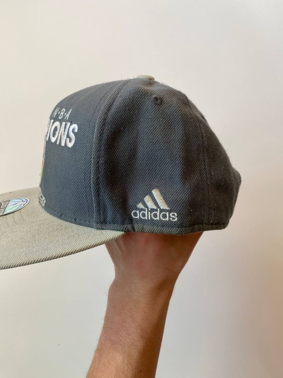 NBA Vintage NBA Adidas Cap Miami Hits Champions 2012 Size ONE SIZE - 3 Thumbnail