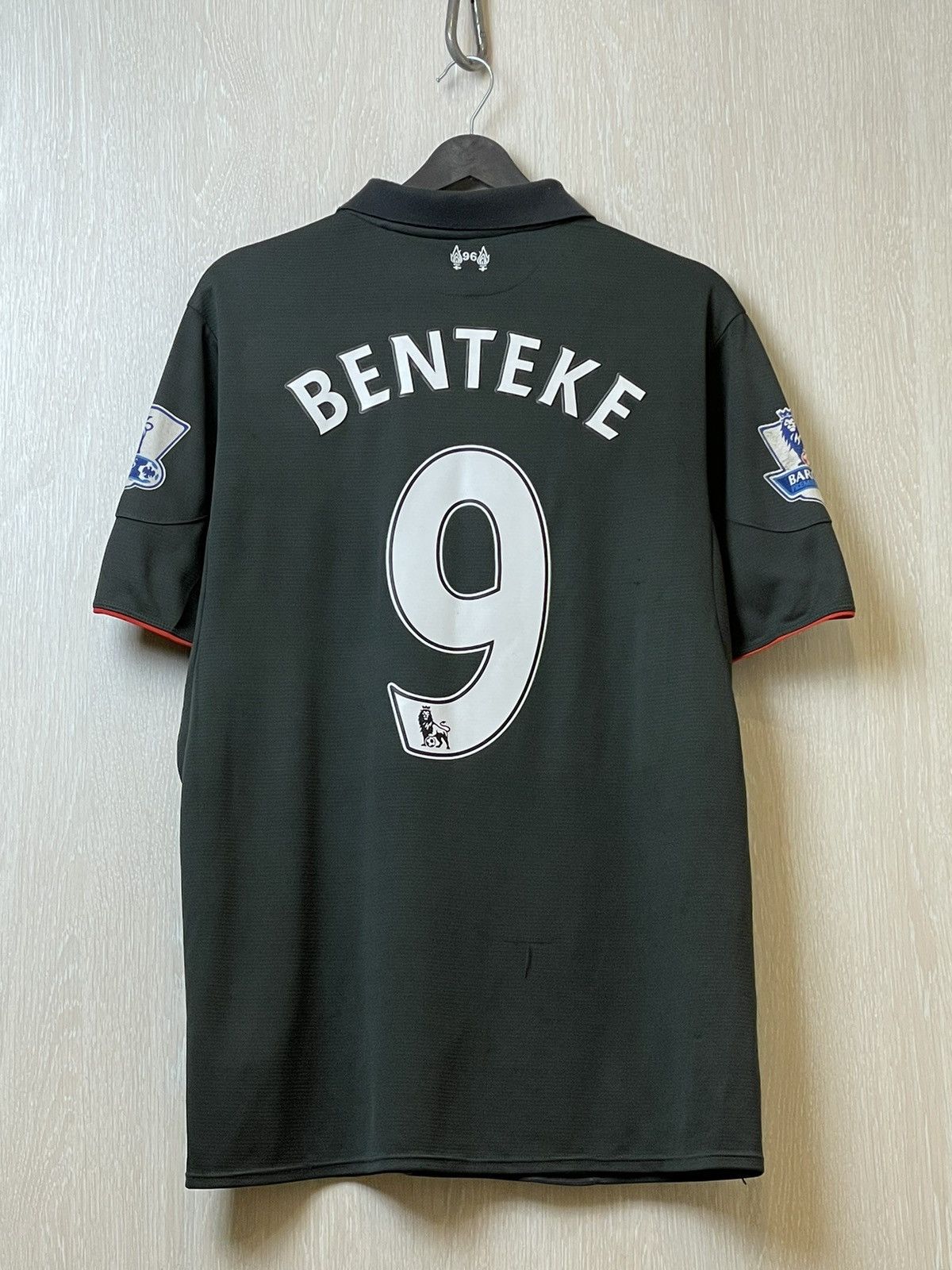 New Balance 2015 2016 Liverpool Benteke New Balance Home Soccer Jersey Size US L / EU 52-54 / 3 - 7 Thumbnail