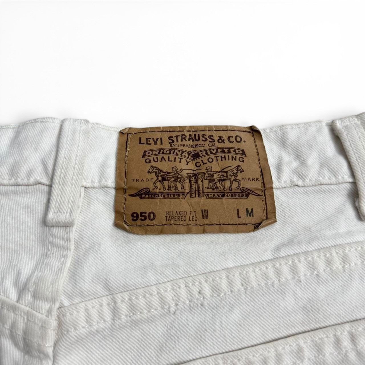 Levi's Vintage Clothing Vintage Levi 950 Distressed White Denim Shorts Size 28" / US 6 / IT 42 - 6 Thumbnail