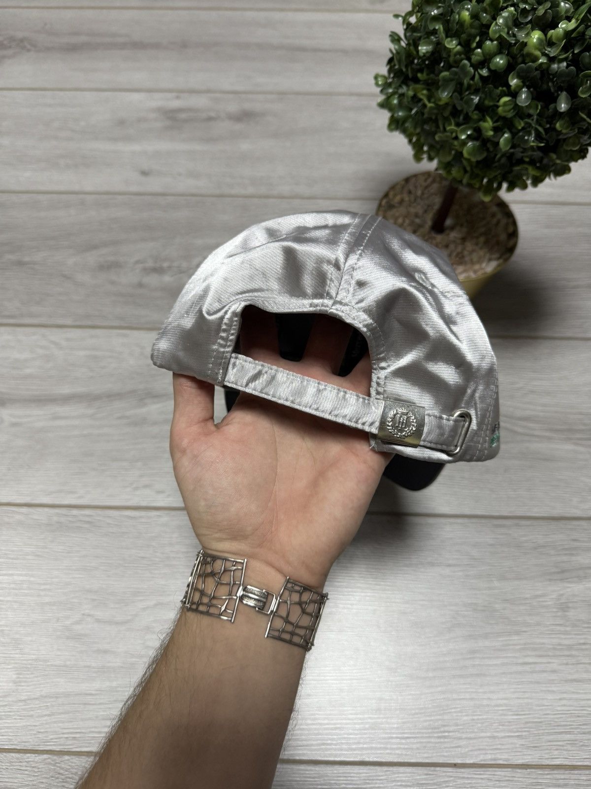 Mercedes-Benz Mercedes Petronas GP Henri Lloyd shimmering chrome cap hat Size ONE SIZE - 4 Thumbnail