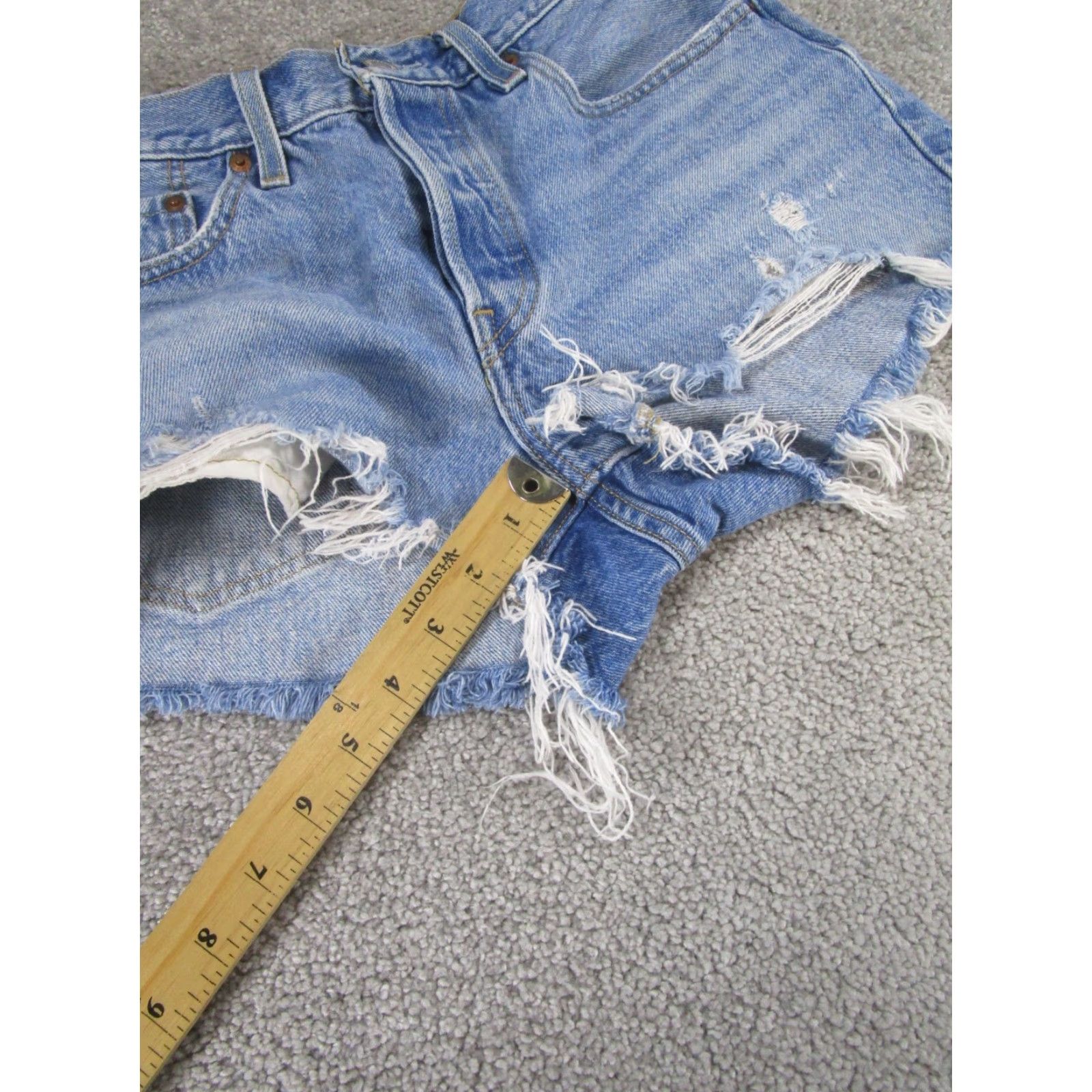 Levi's Levi's 501 Shorts Womens 26 Light Wash Denim Button Fly Cut Offs - 90s Classic, Blue, Regular Size 26, Casual Denim Short Shorts Women Size 26" / US 2 / IT 38 - 3 Thumbnail